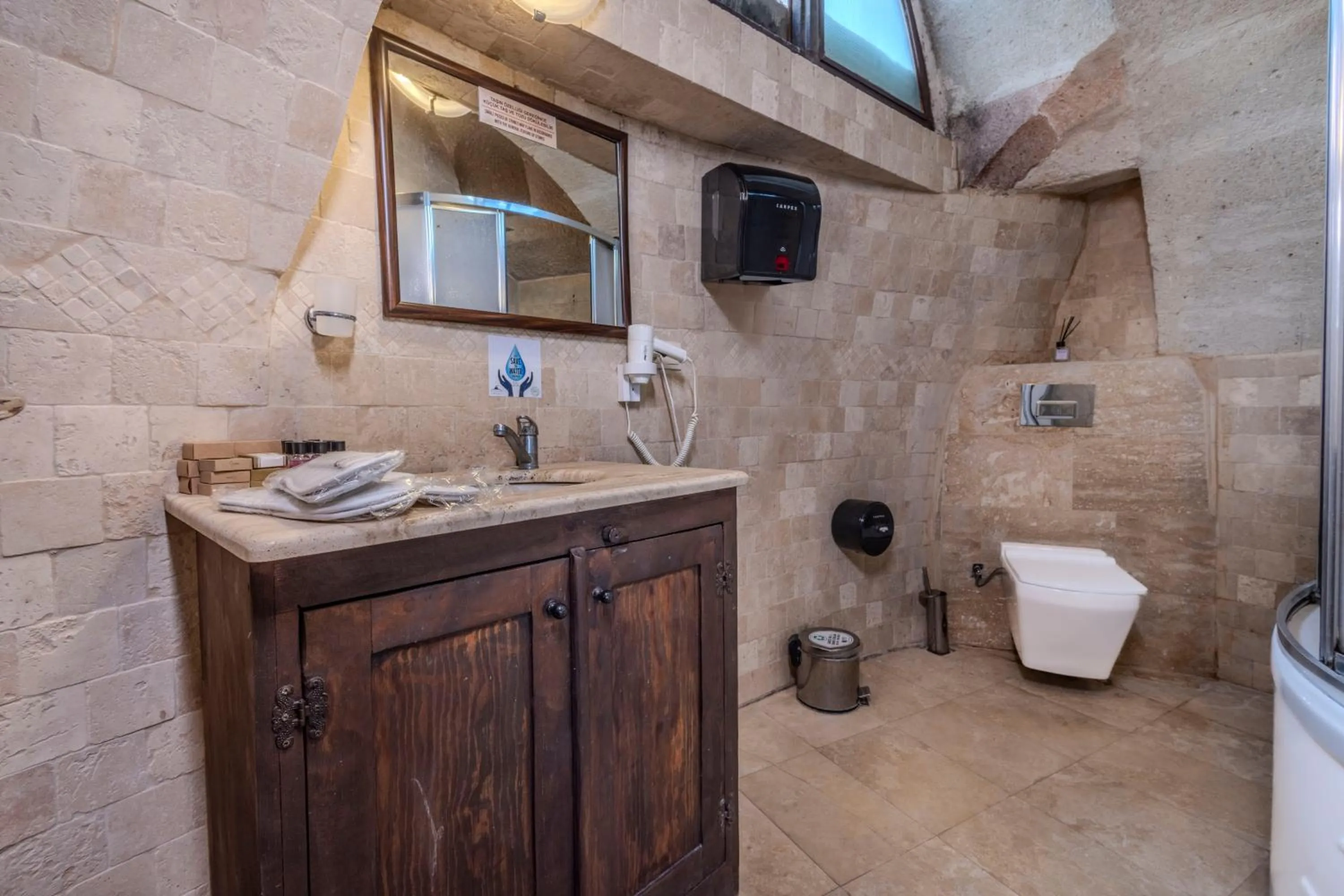 Toilet in Ascension Cave Suites - Special Class