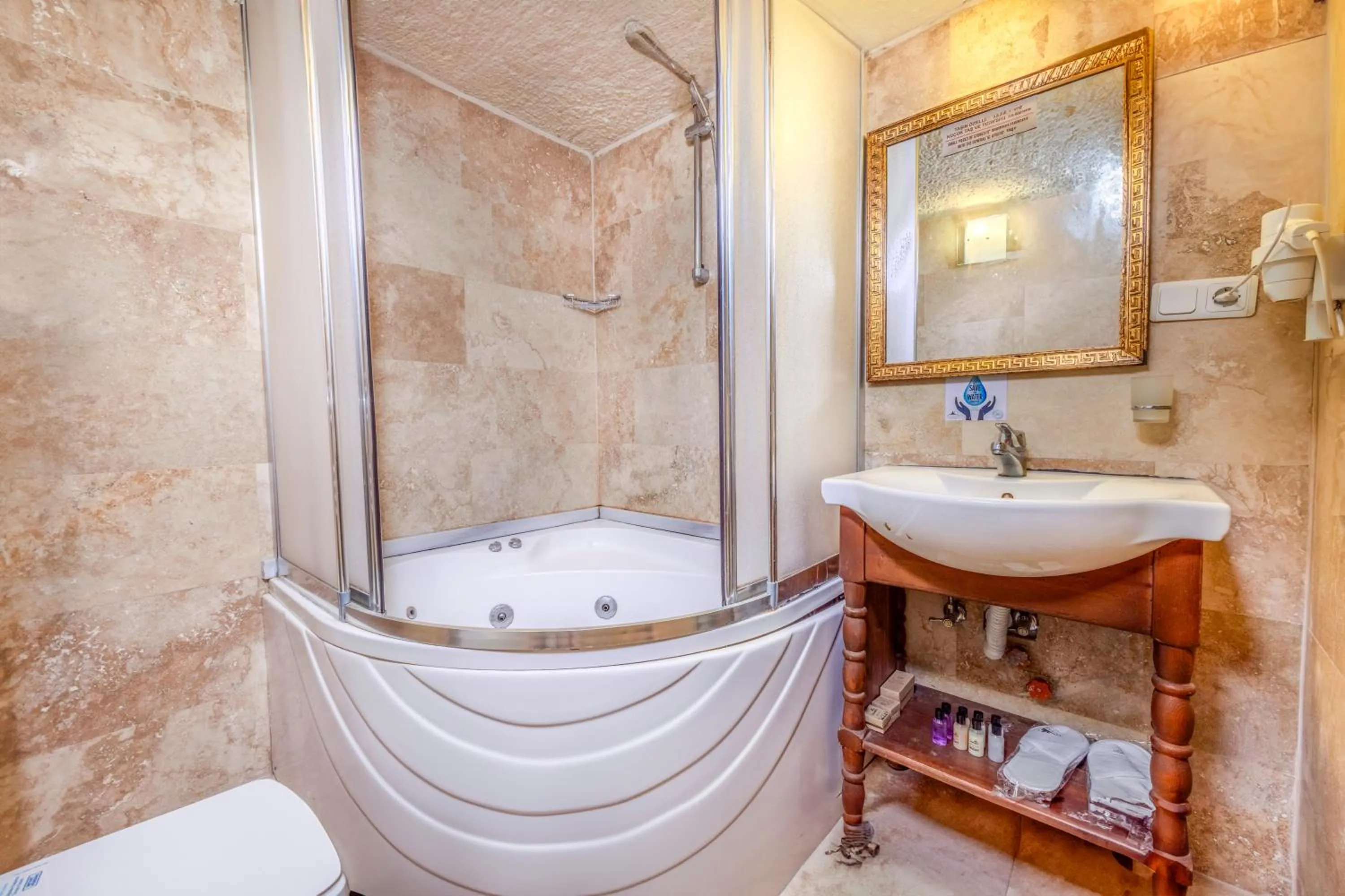 Shower in Ascension Cave Suites - Special Class