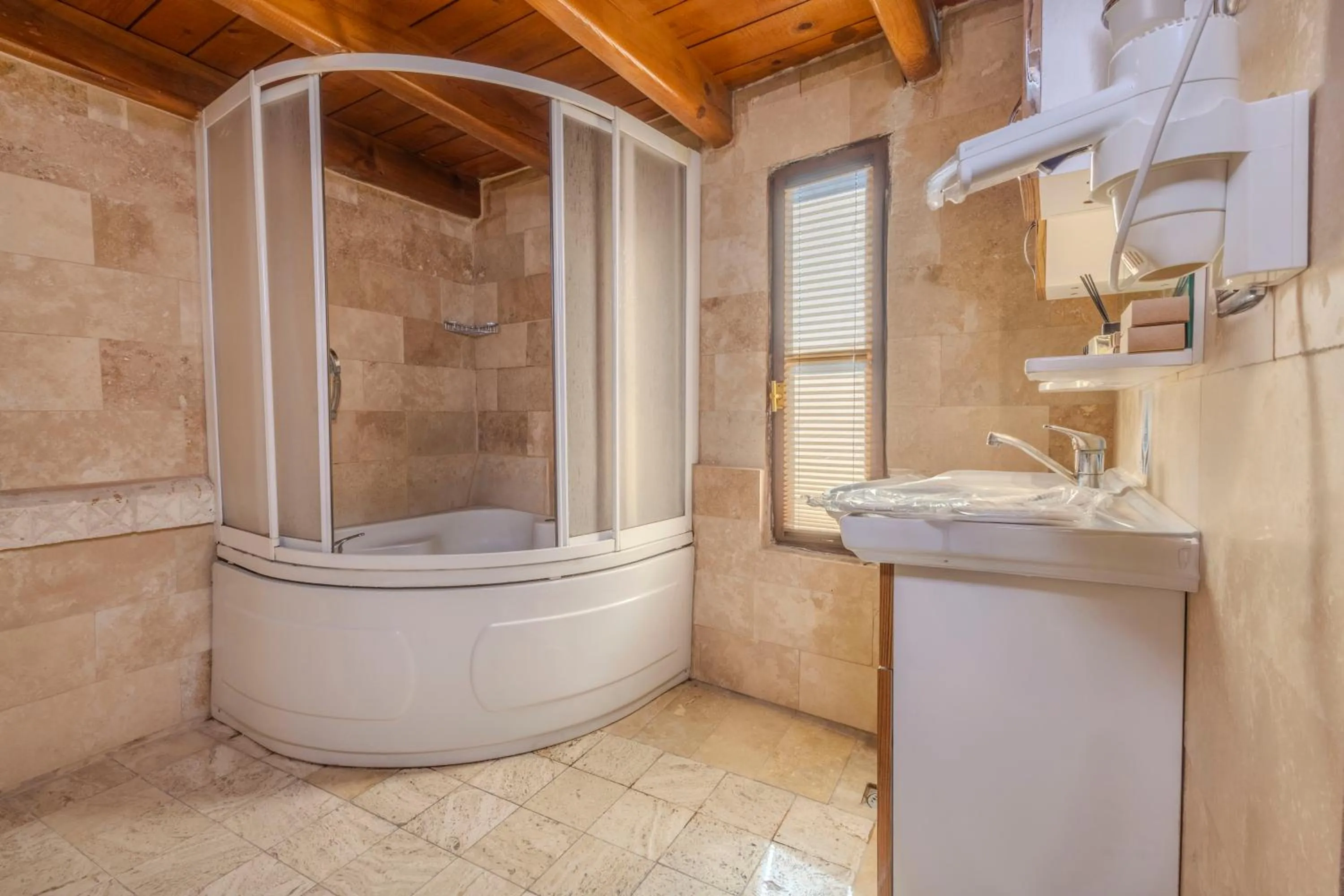 Shower in Ascension Cave Suites - Special Class