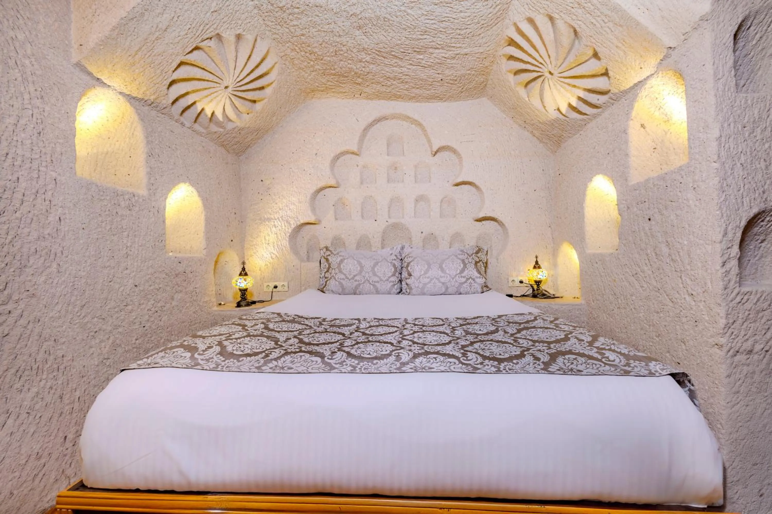 Bed in Ascension Cave Suites - Special Class