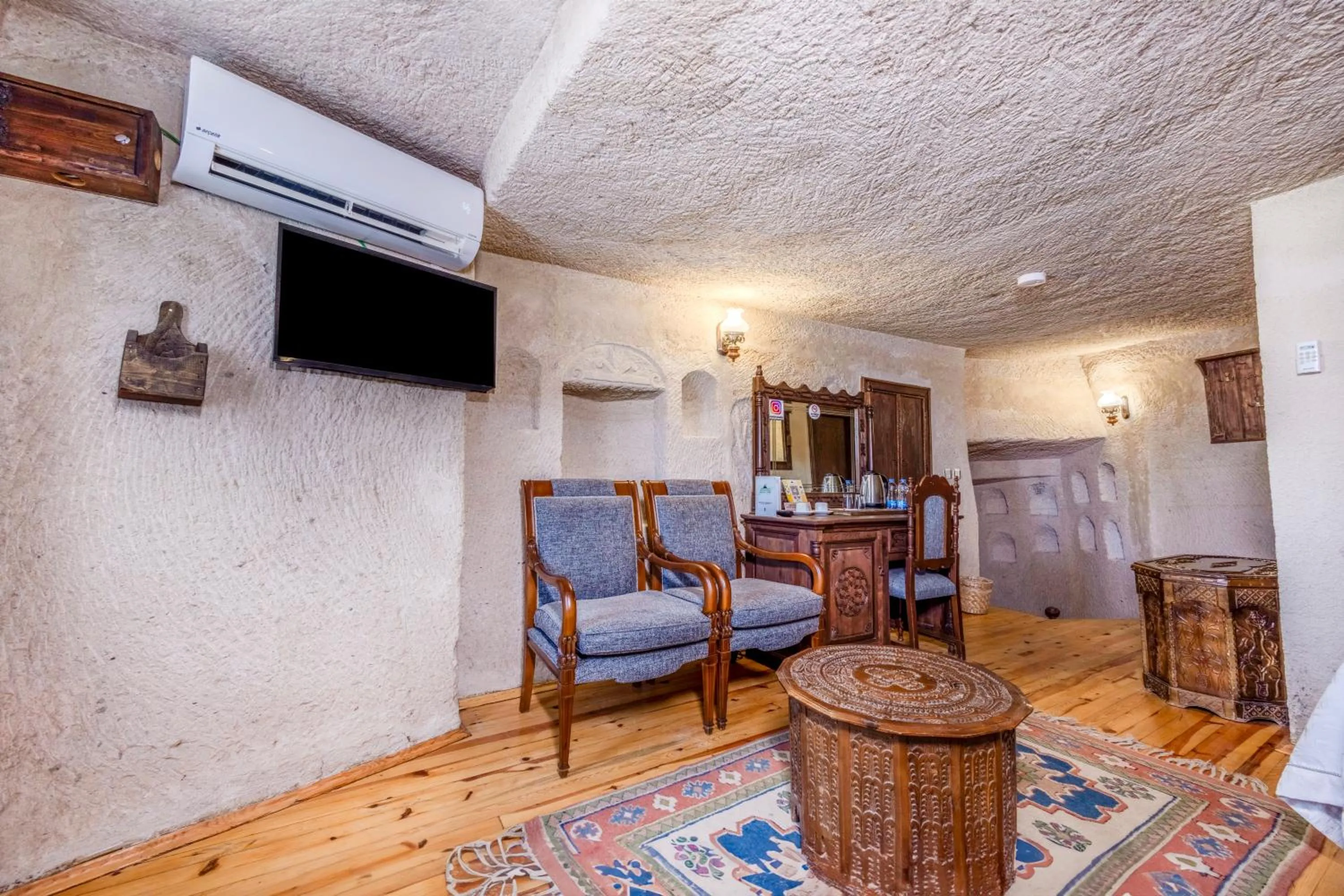 TV and multimedia in Ascension Cave Suites - Special Class