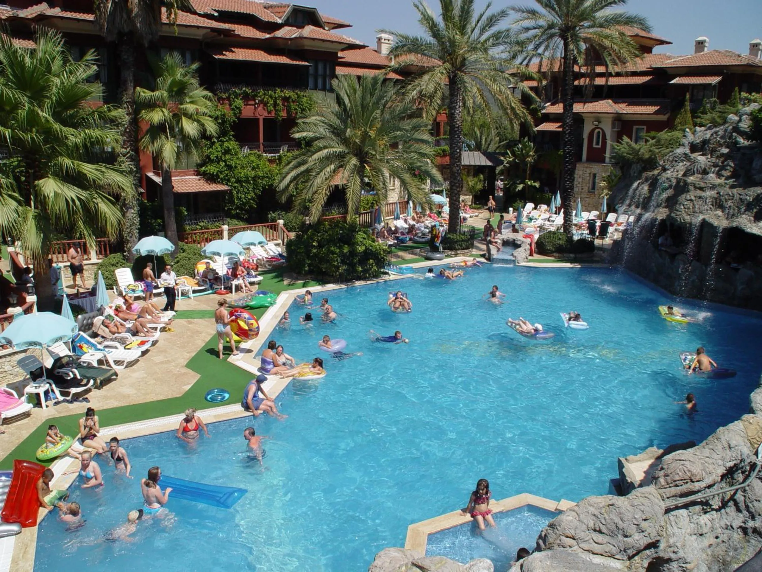 Day in Grand Aquarium