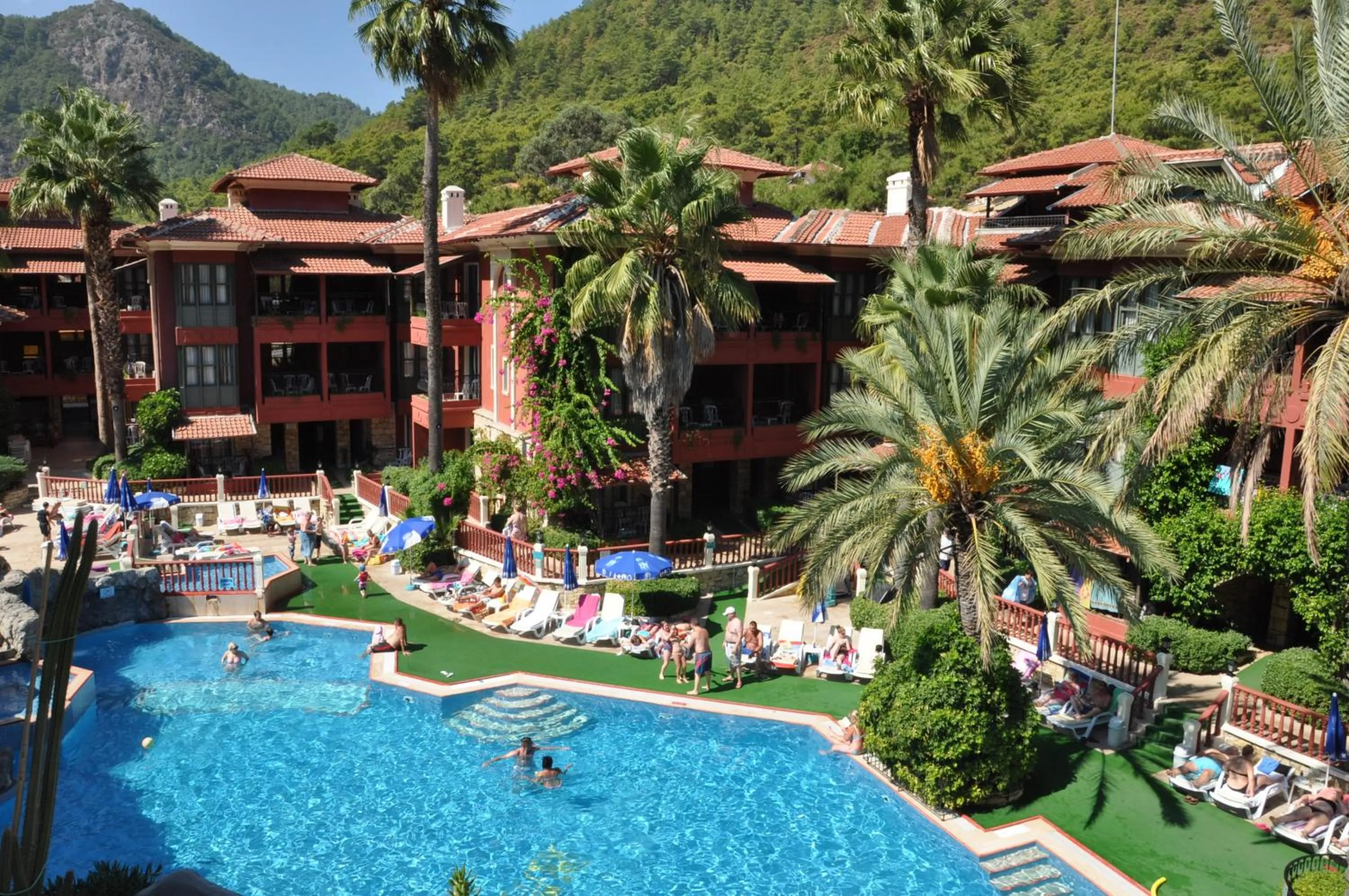 Day in Grand Aquarium