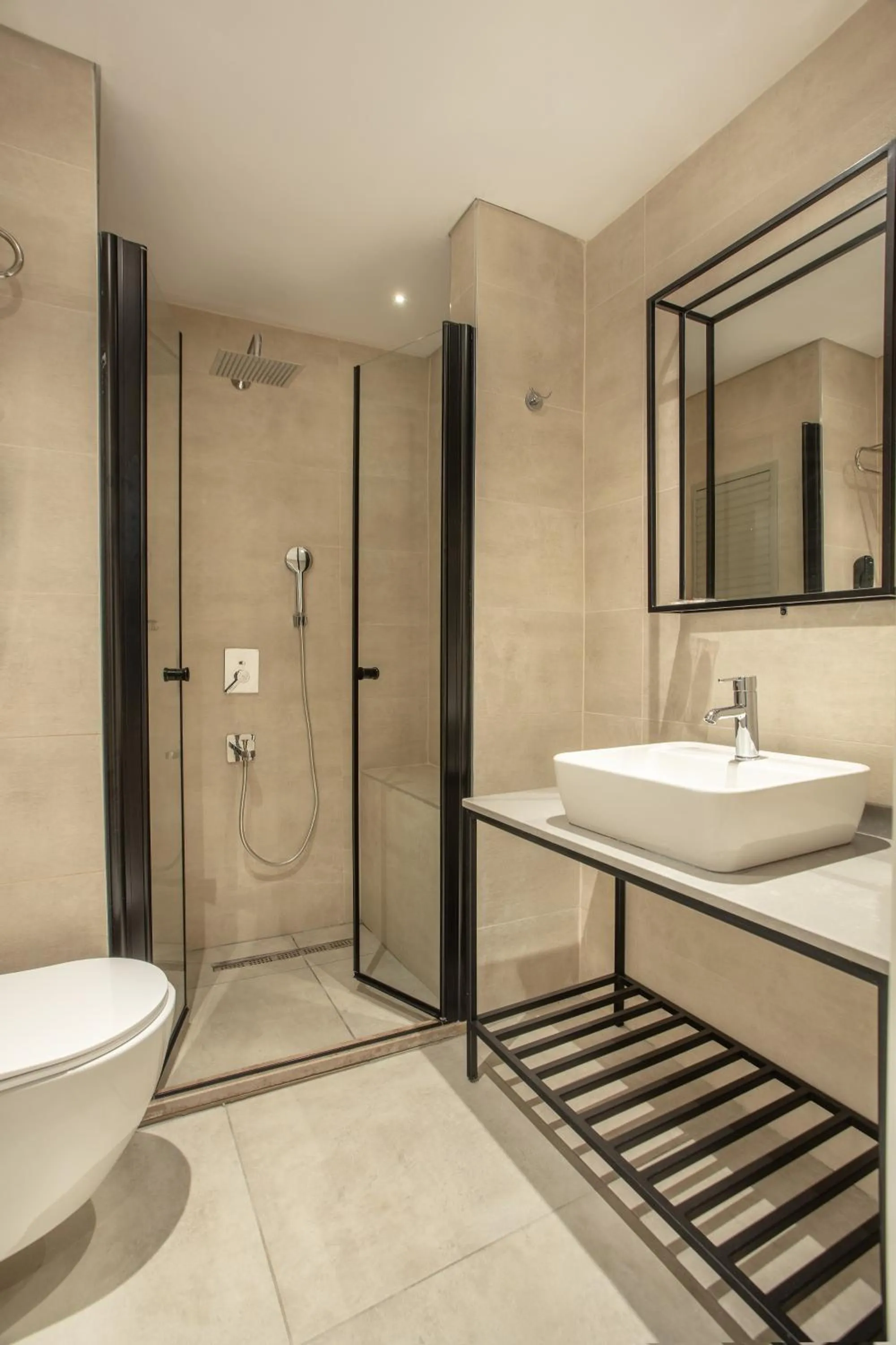 Bathroom in Grand Aquarium