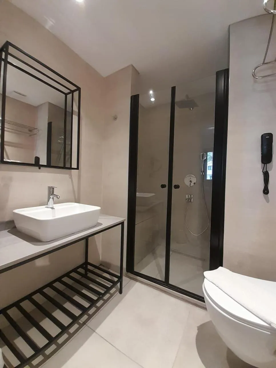 Bathroom in Grand Aquarium