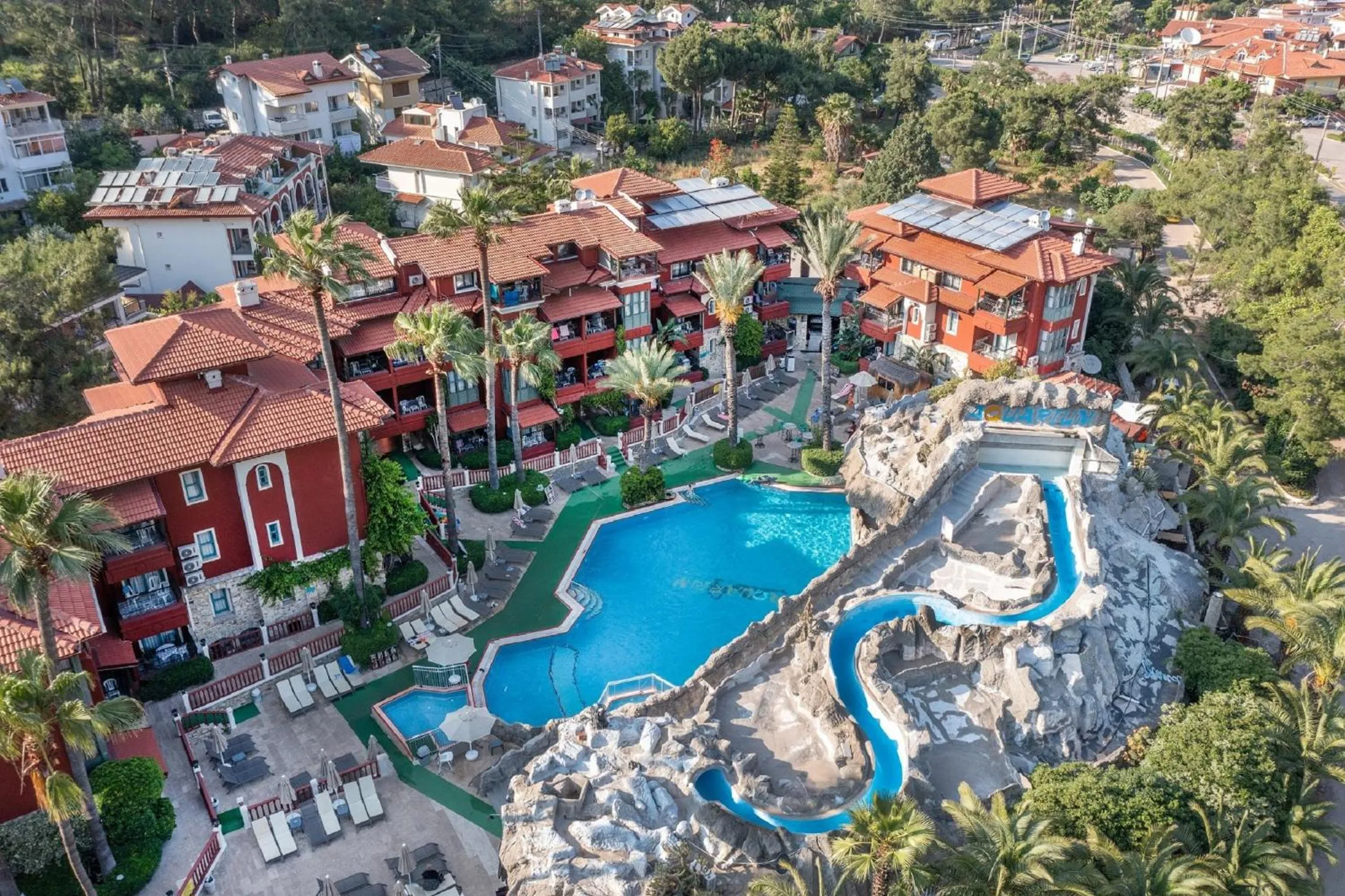 Bird's eye view in Grand Aquarium