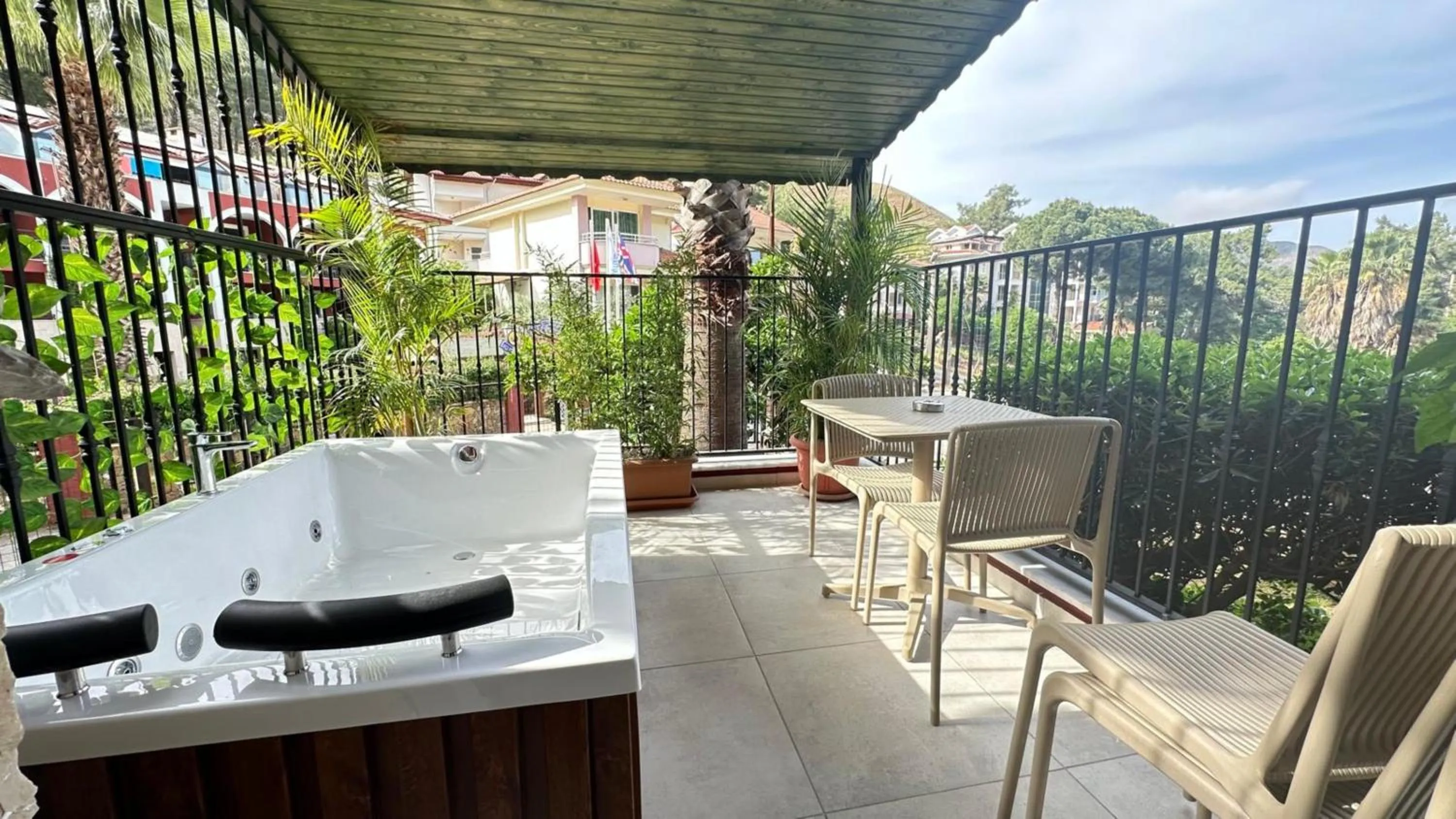 Balcony/Terrace in Grand Aquarium