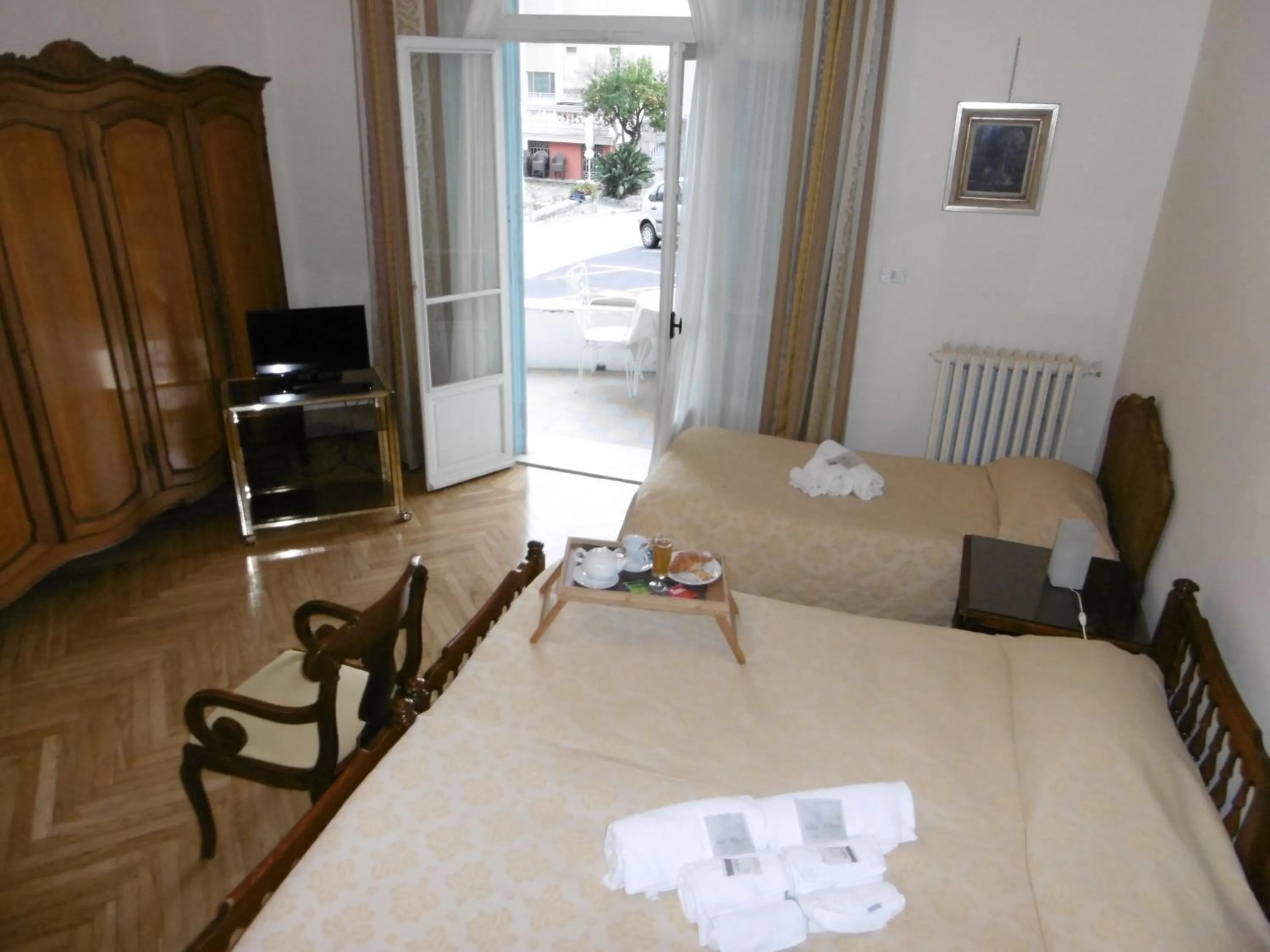 Seating area, Bed in Hotel Villa Maria
