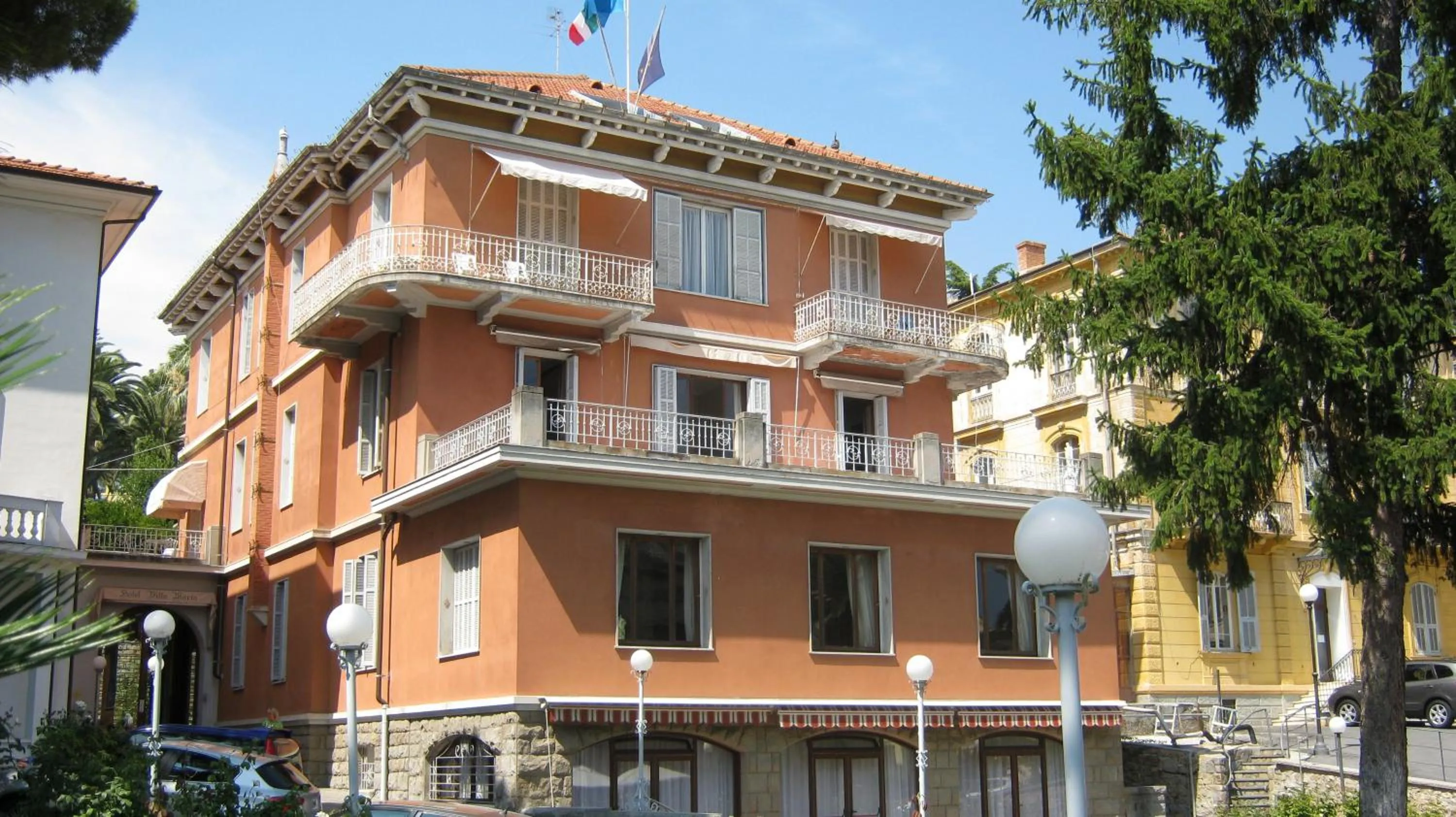Facade/entrance in Hotel Villa Maria