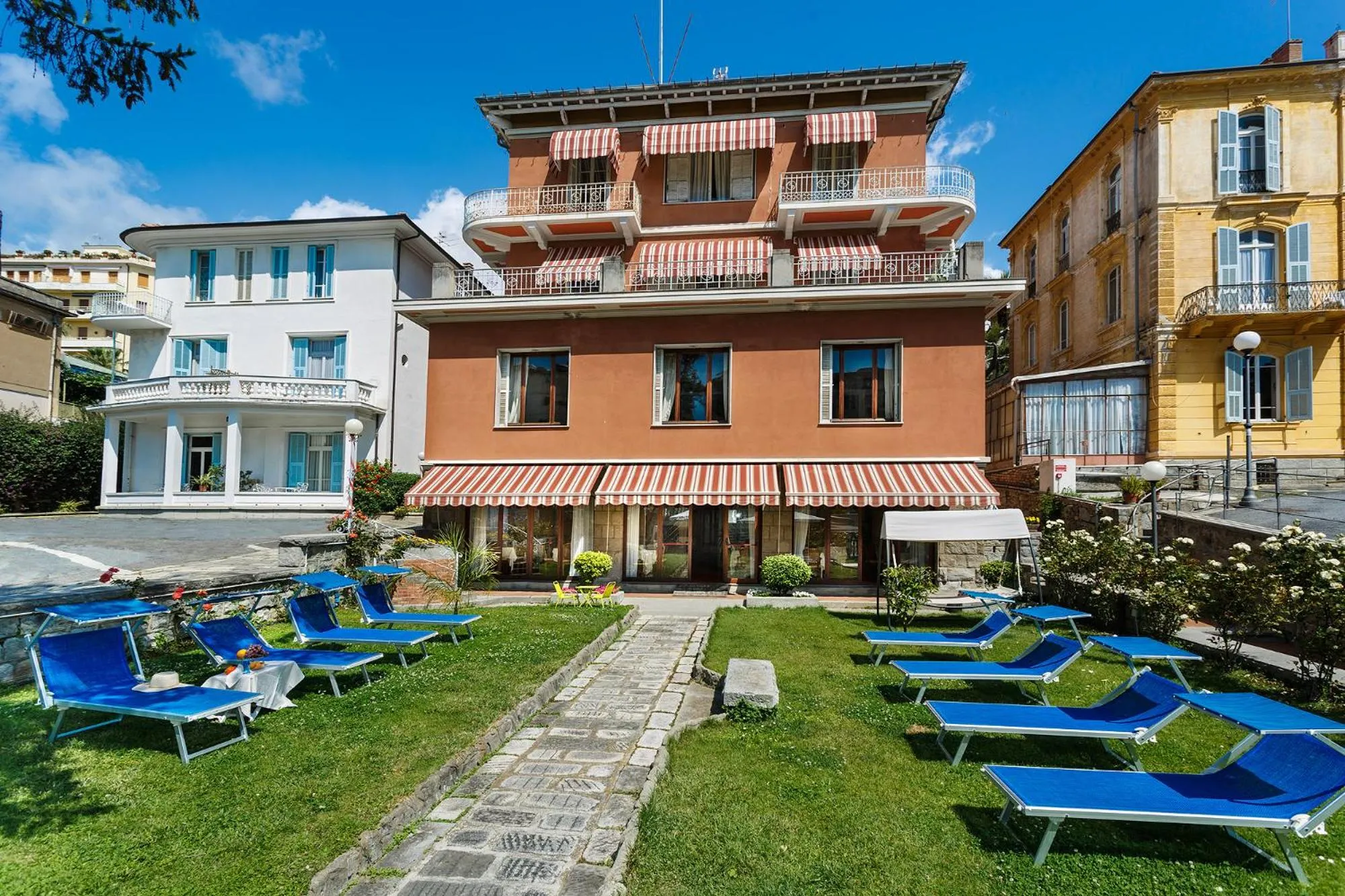 Property building in Hotel Villa Maria