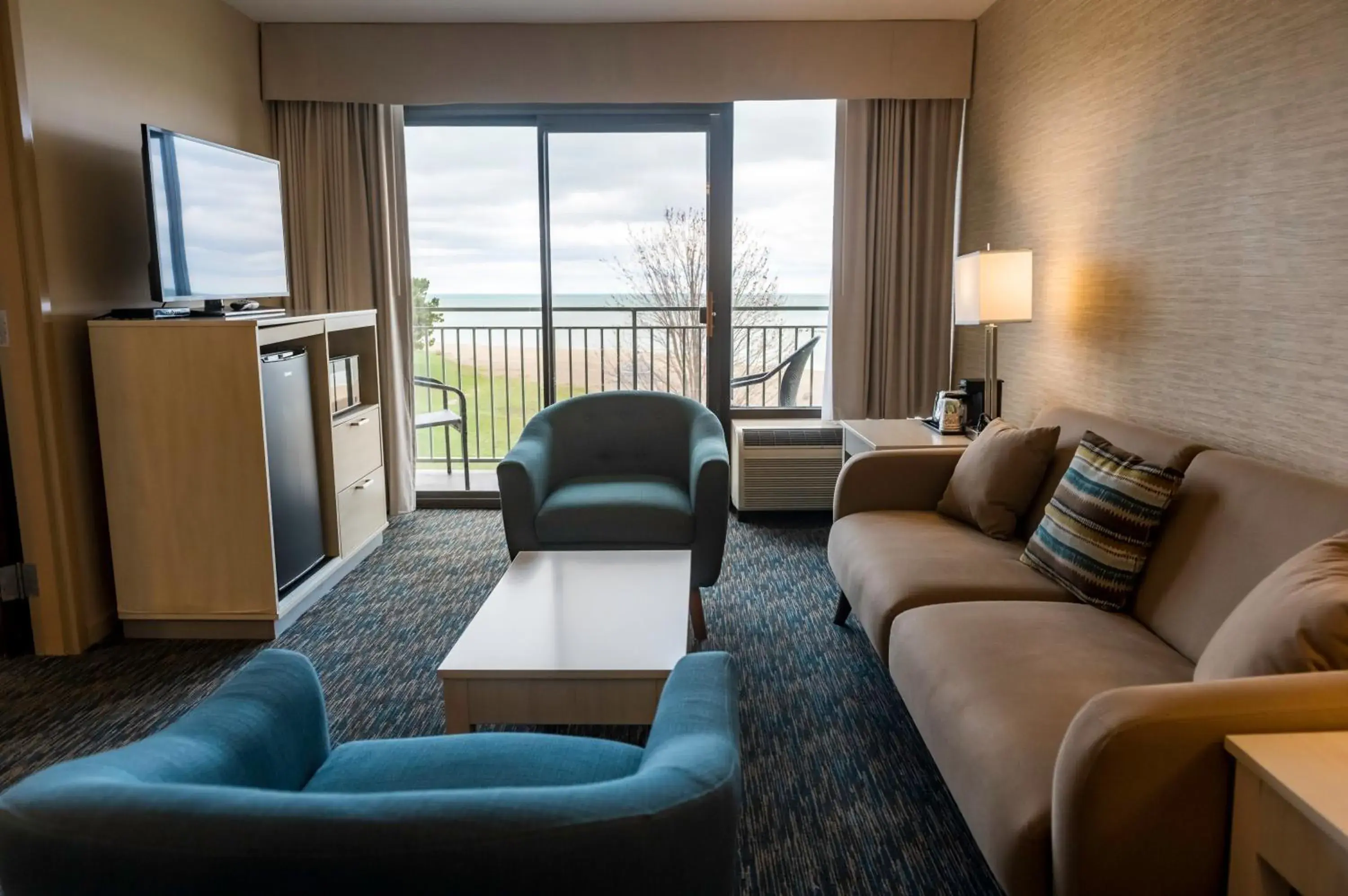 Superior Single Room in Illinois Beach Hotel Superior Single Room in Illinois Beach Hotel