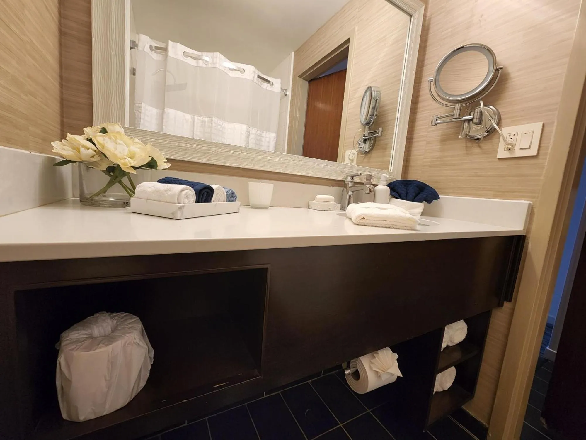 Illinois Beach Hotel