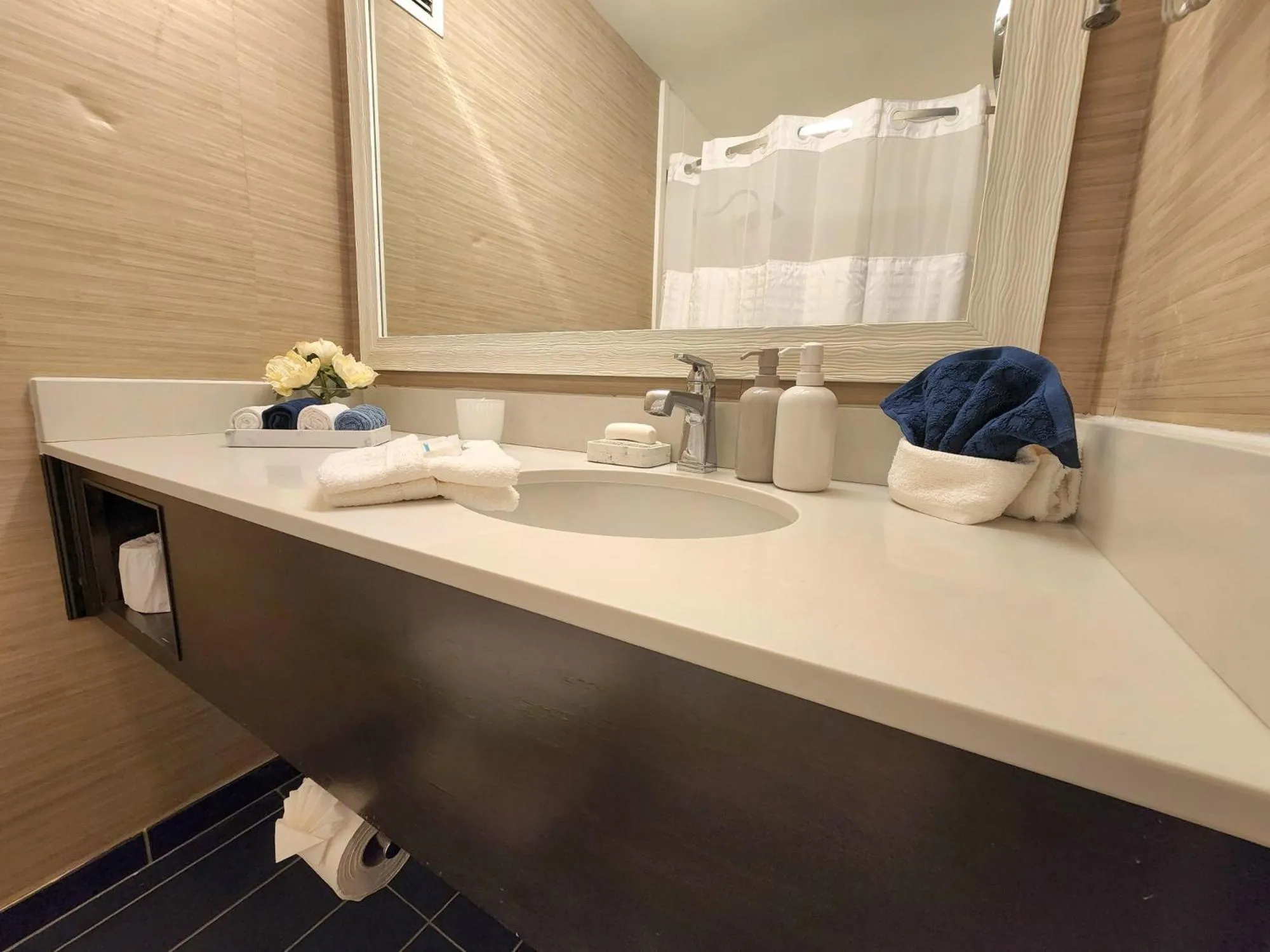 Illinois Beach Hotel