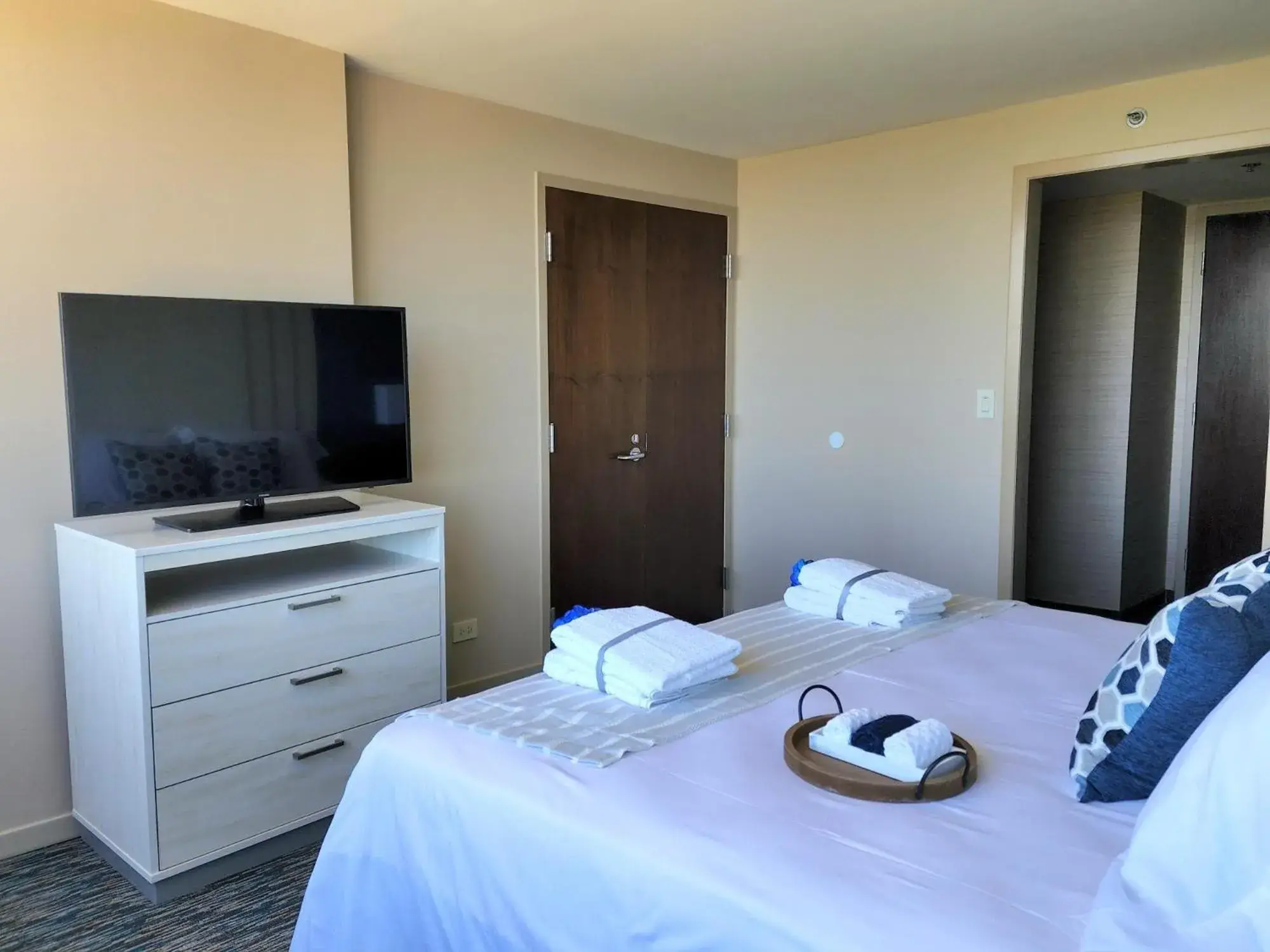 Single Room with Park View in Illinois Beach Hotel Single Room with Park View in Illinois Beach Hotel