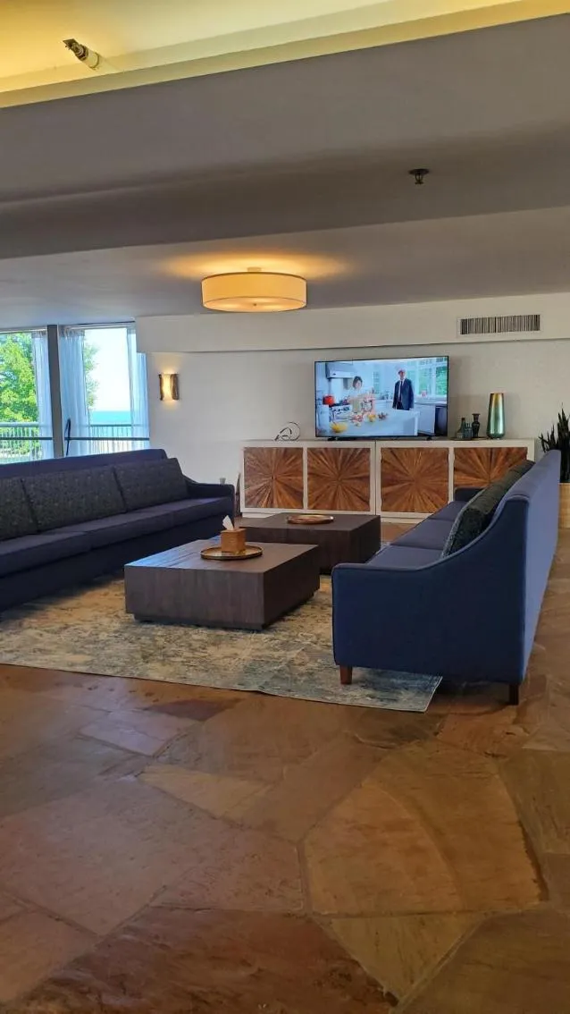 Illinois Beach Hotel