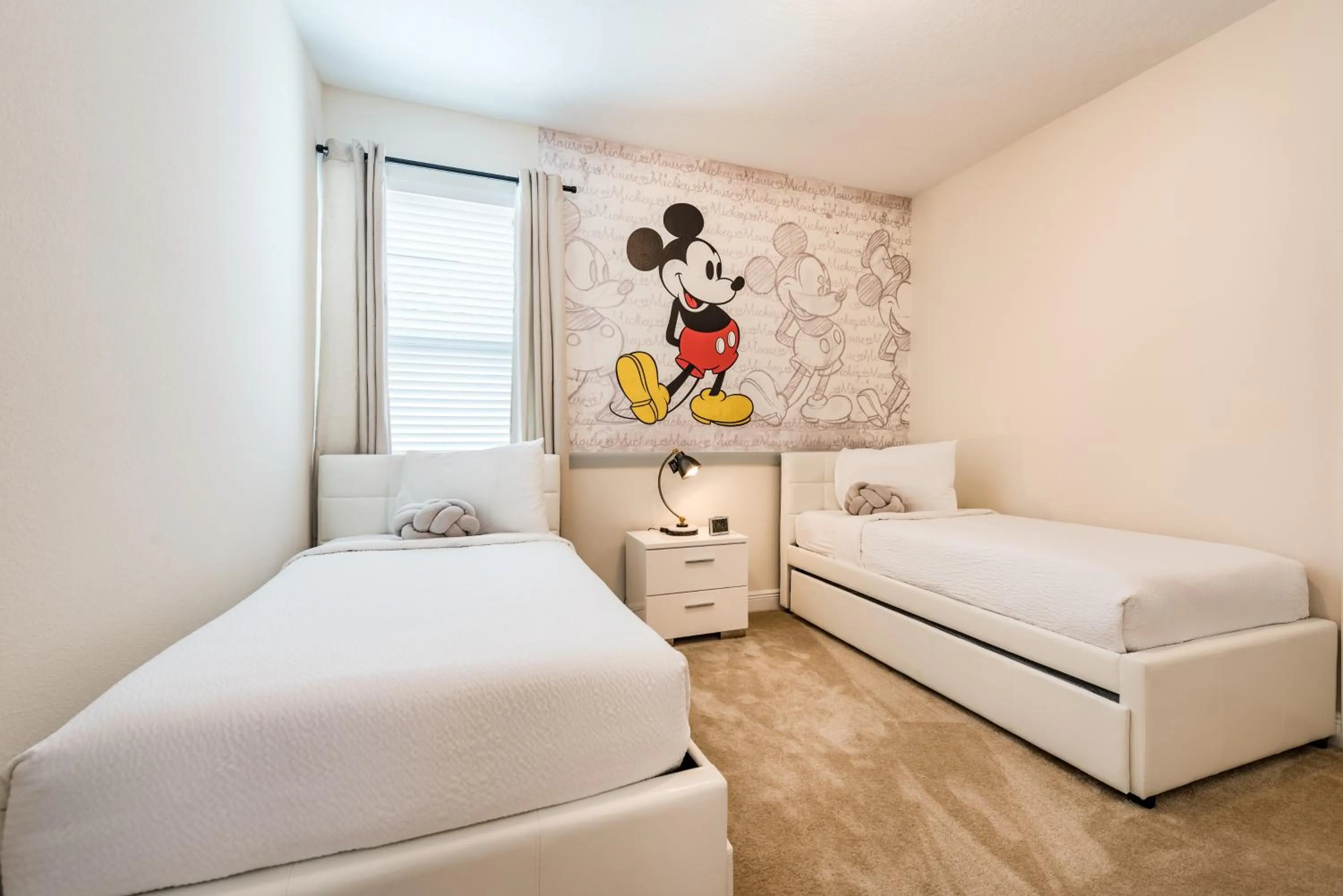 Bed in Encore Resort and Water Park at Reunion by Rentyl