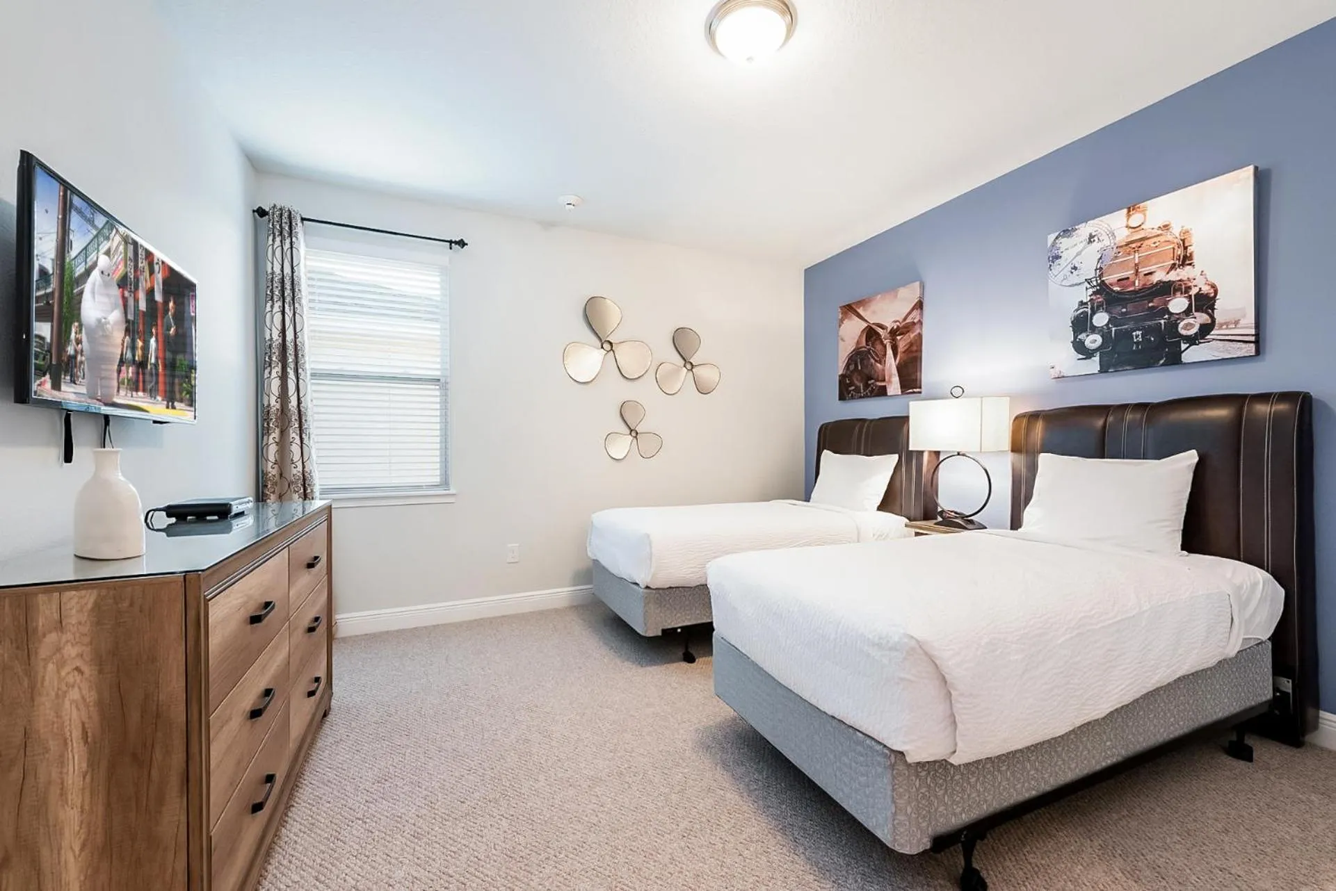 Bed in Encore Resort and Water Park at Reunion by Rentyl