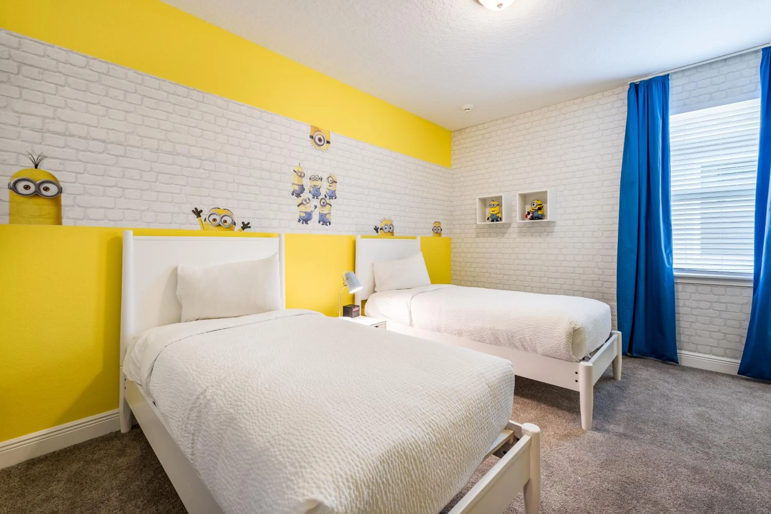 Bed in Encore Resort and Water Park at Reunion by Rentyl