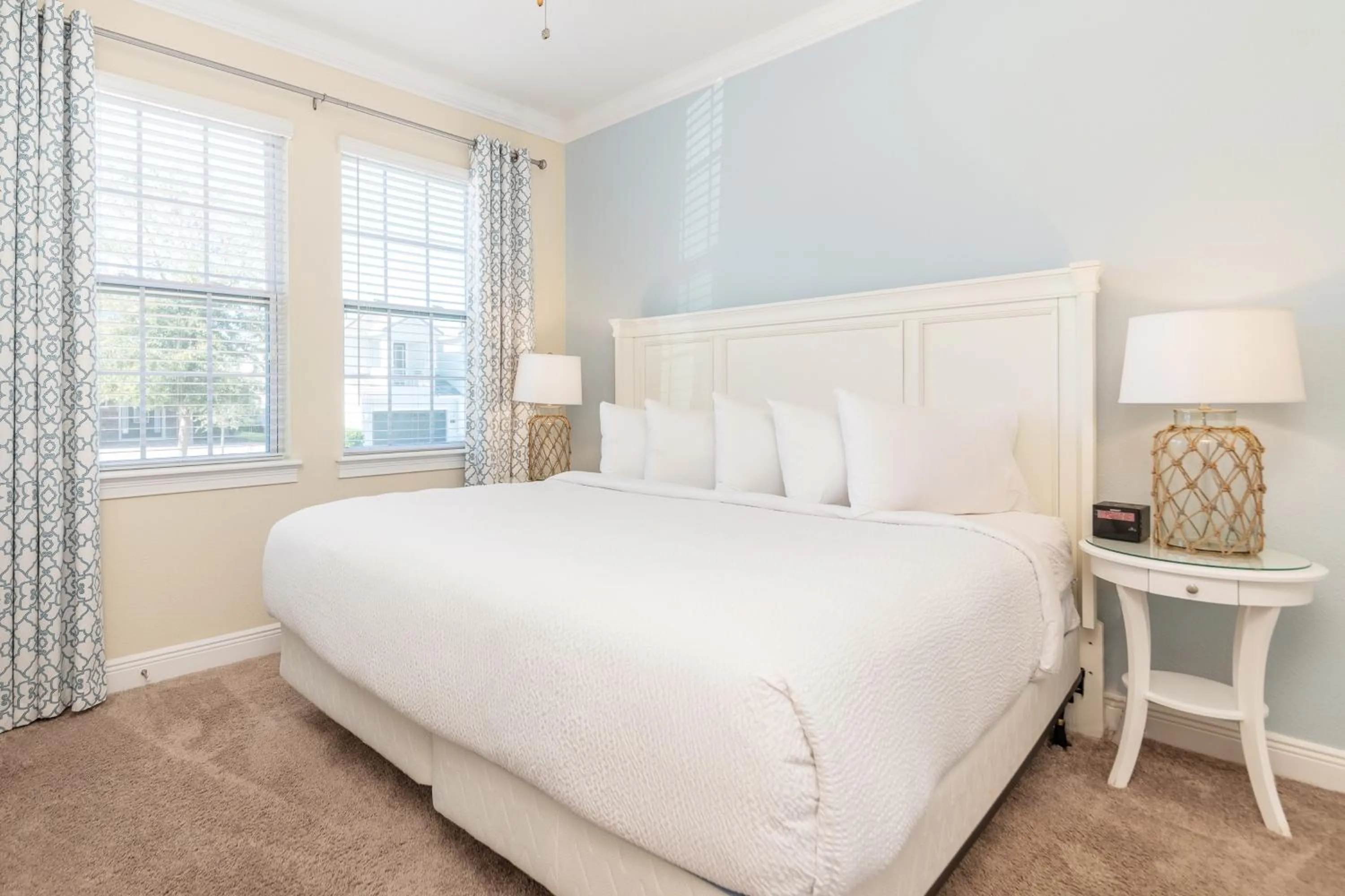 Bed in Encore Resort and Water Park at Reunion by Rentyl