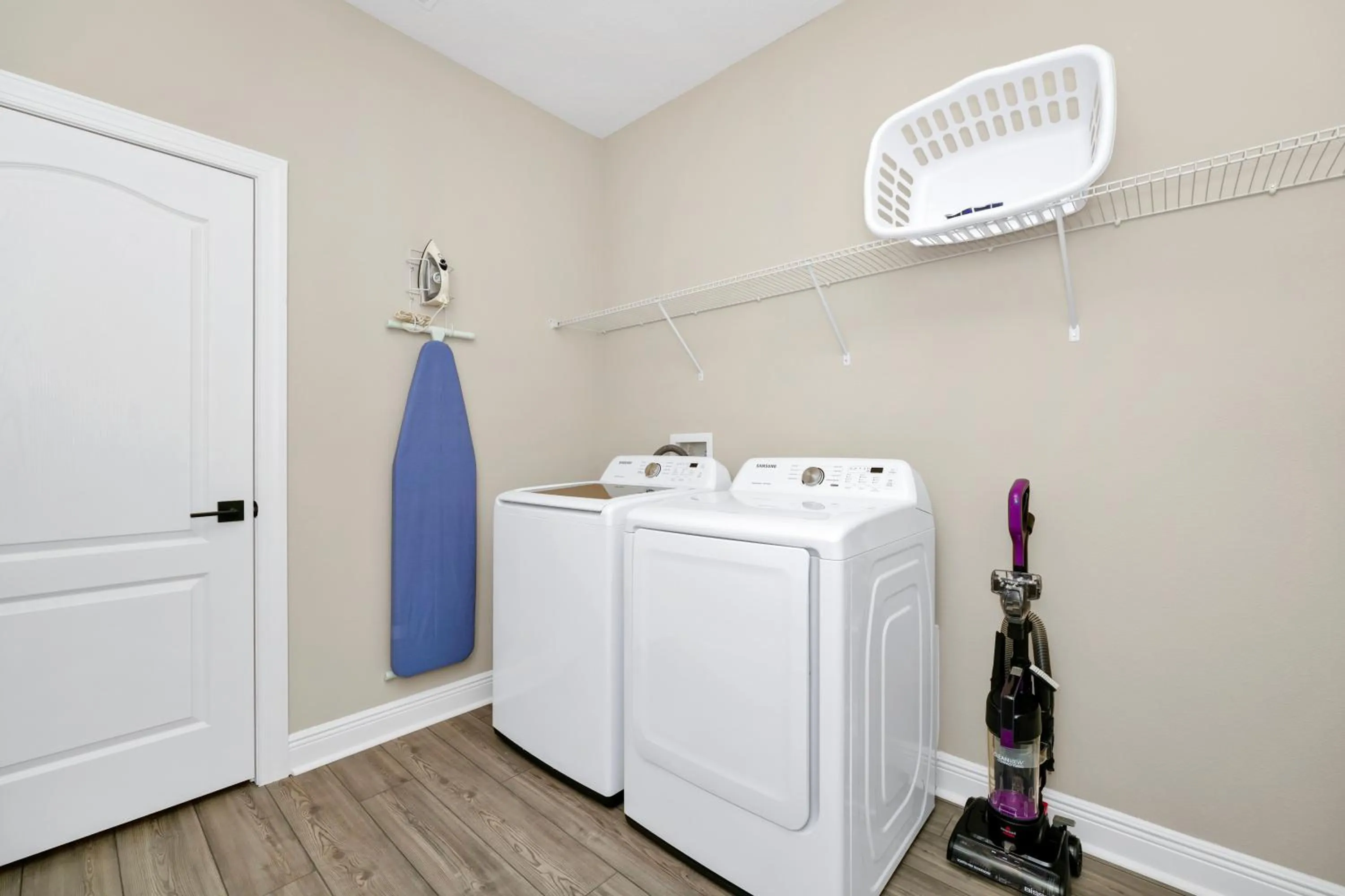 laundry in Encore Resort and Water Park at Reunion by Rentyl