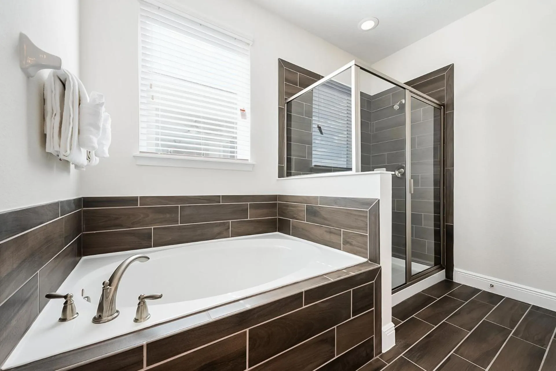 Shower in Encore Resort and Water Park at Reunion by Rentyl