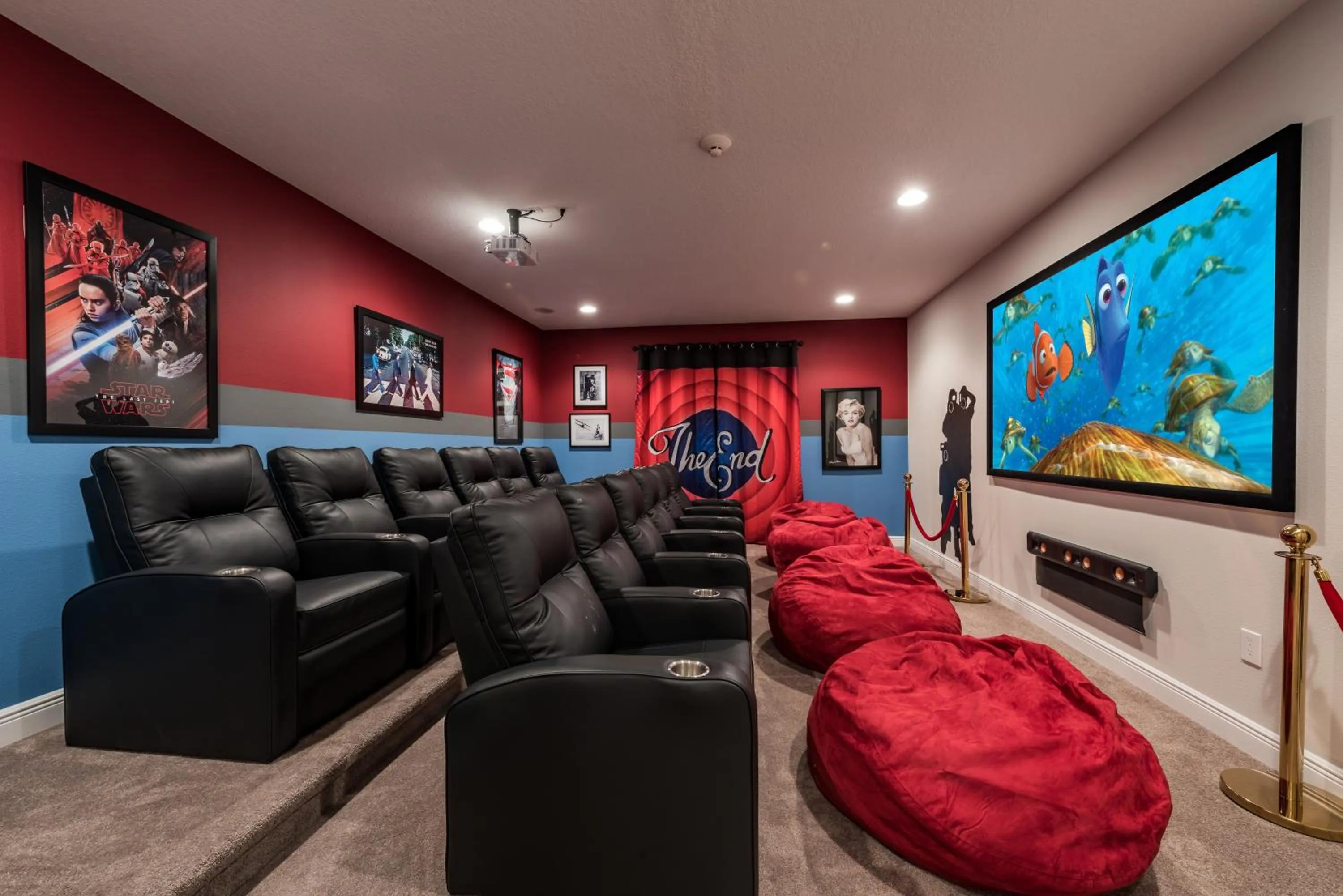 Communal lounge/ TV room in Encore Resort and Water Park at Reunion by Rentyl