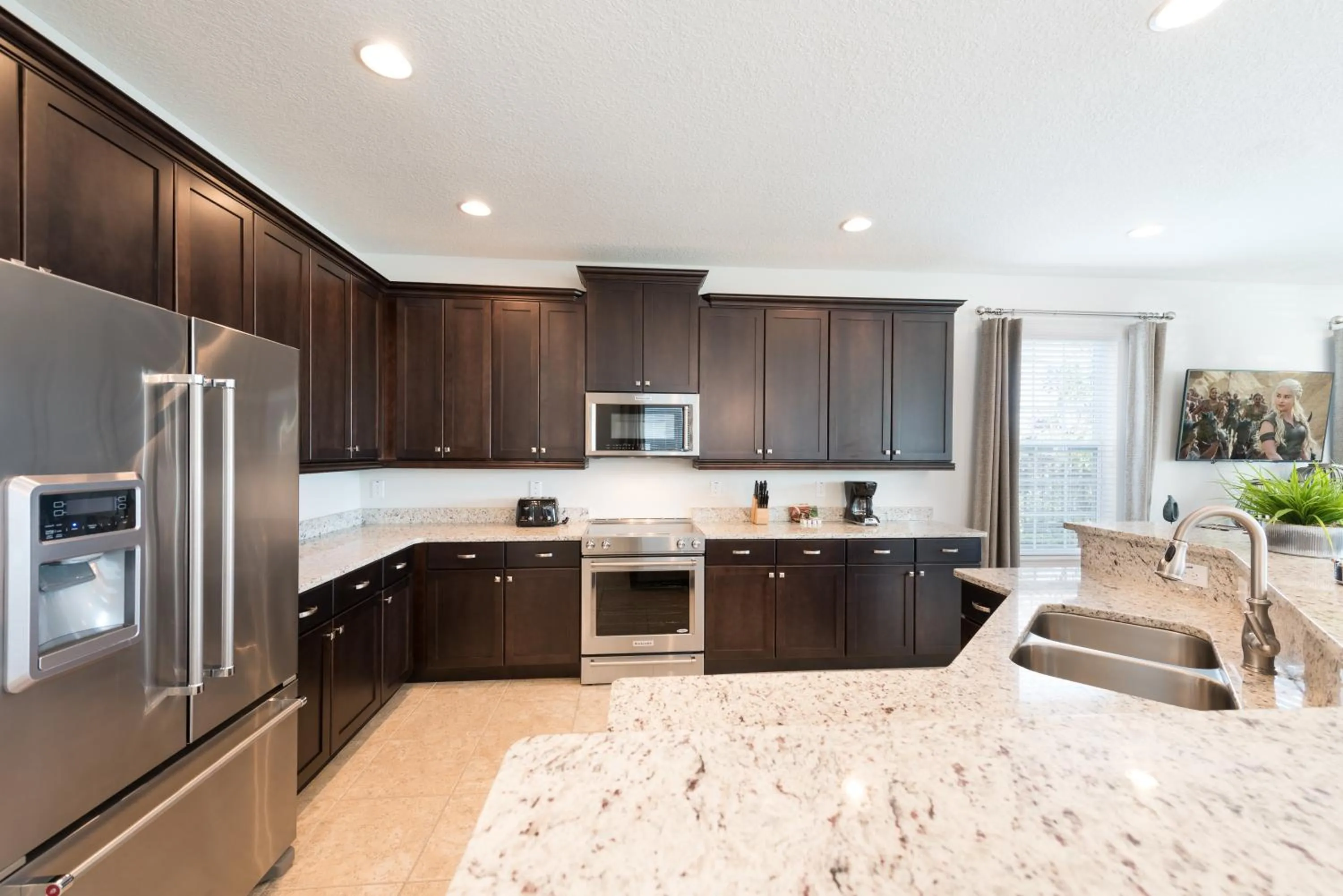 Kitchen or kitchenette in Encore Resort and Water Park at Reunion by Rentyl