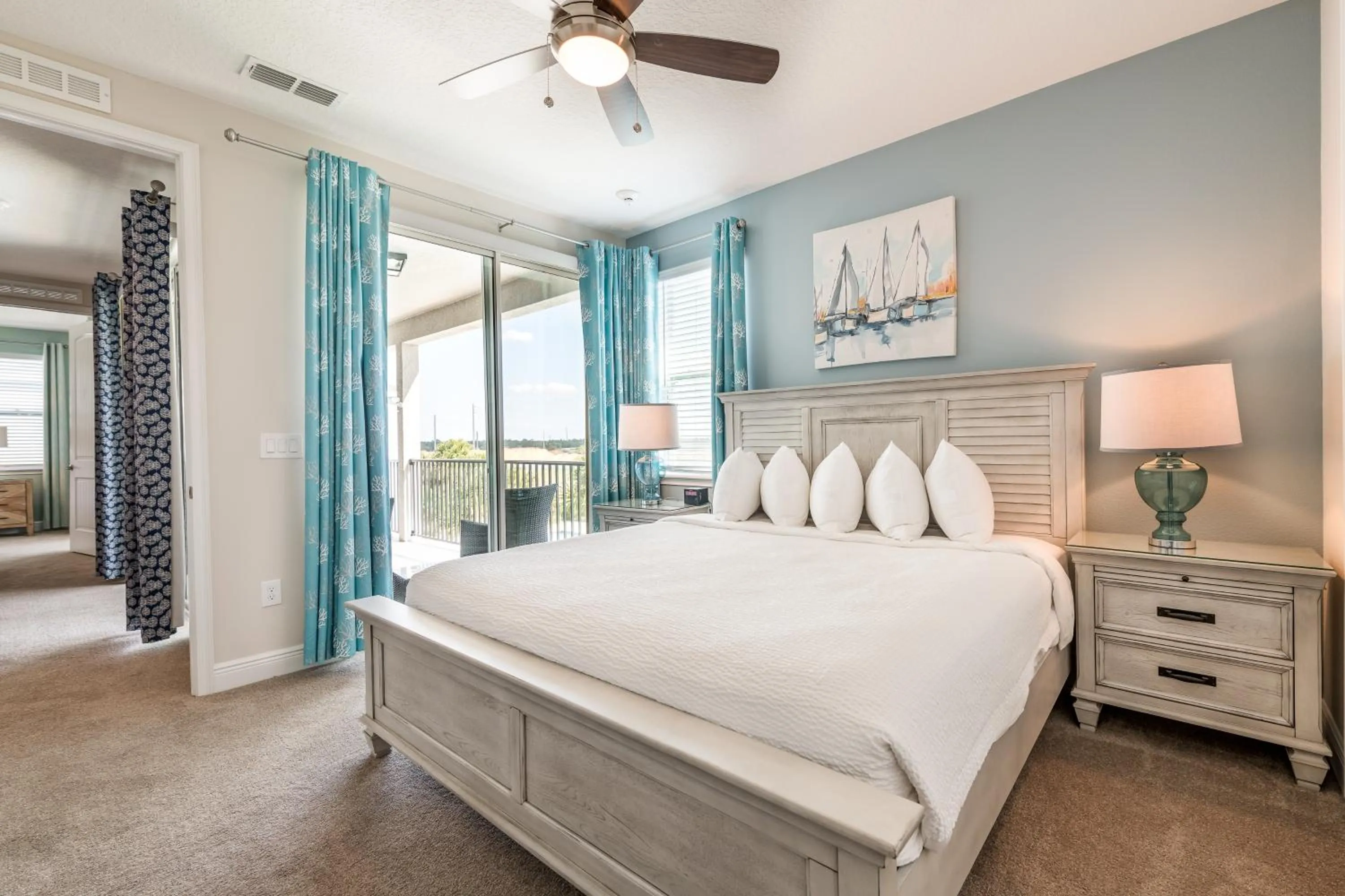 Bed in Encore Resort and Water Park at Reunion by Rentyl