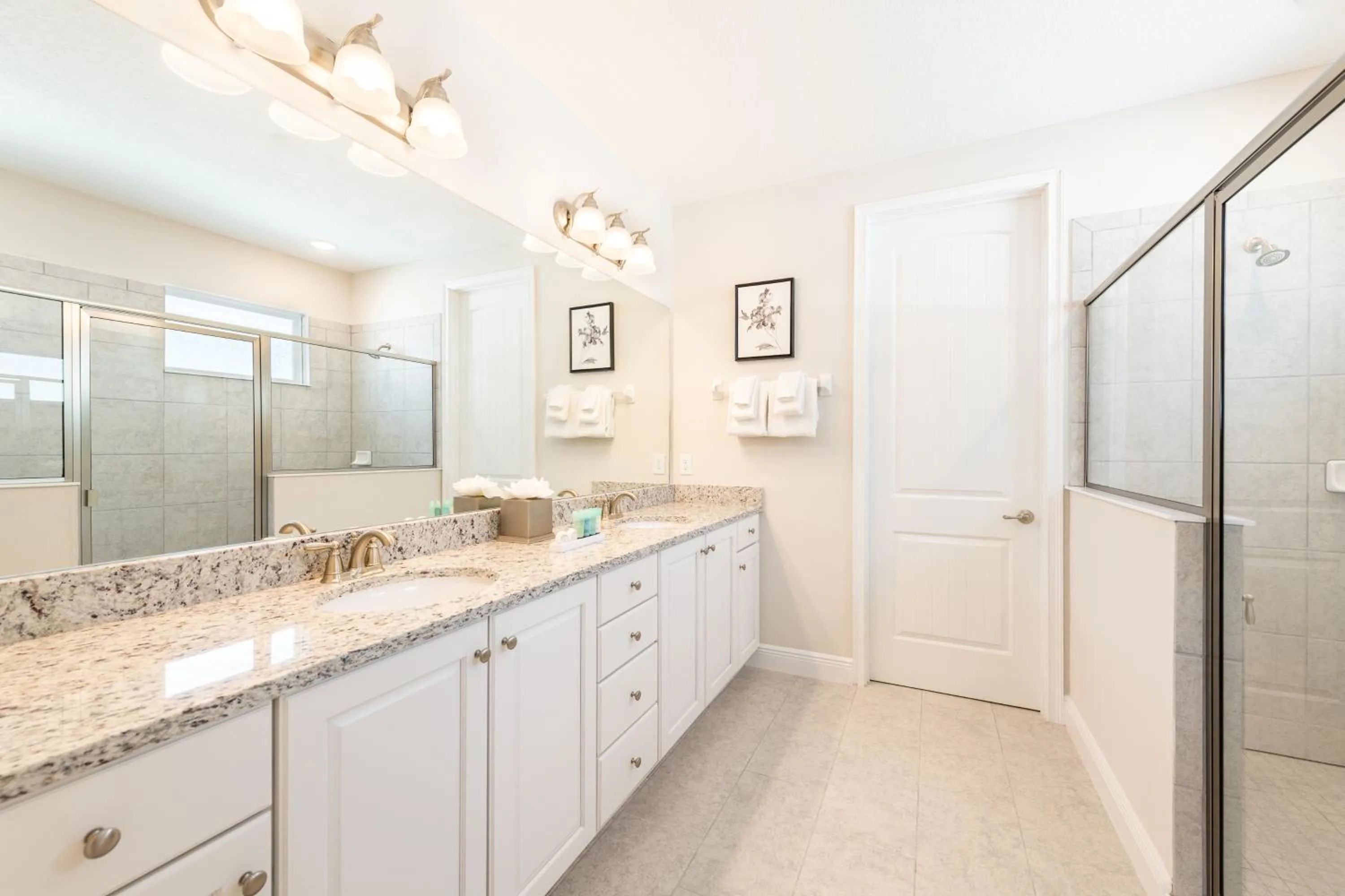 Shower in Encore Resort and Water Park at Reunion by Rentyl