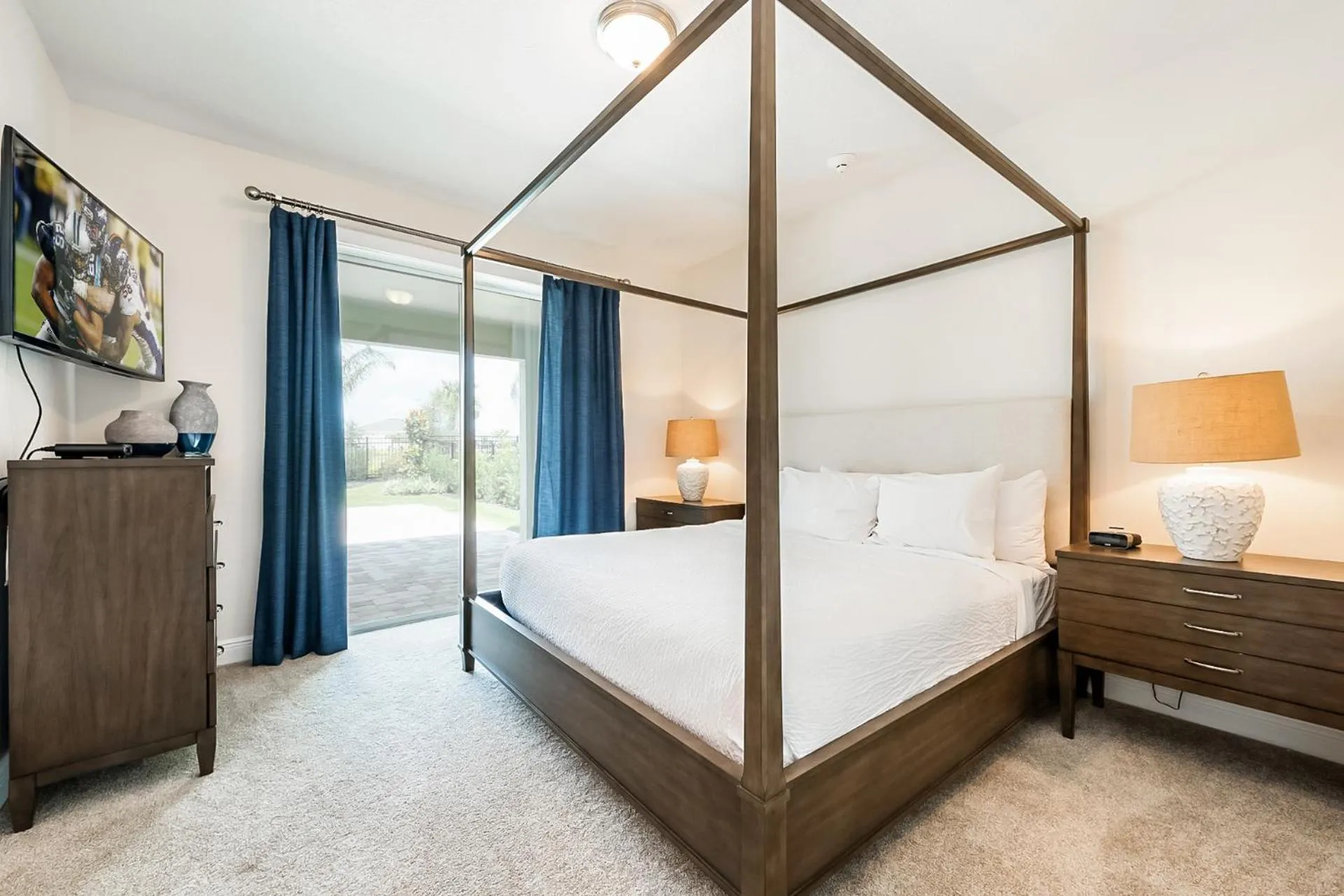 Bed in Encore Resort and Water Park at Reunion by Rentyl