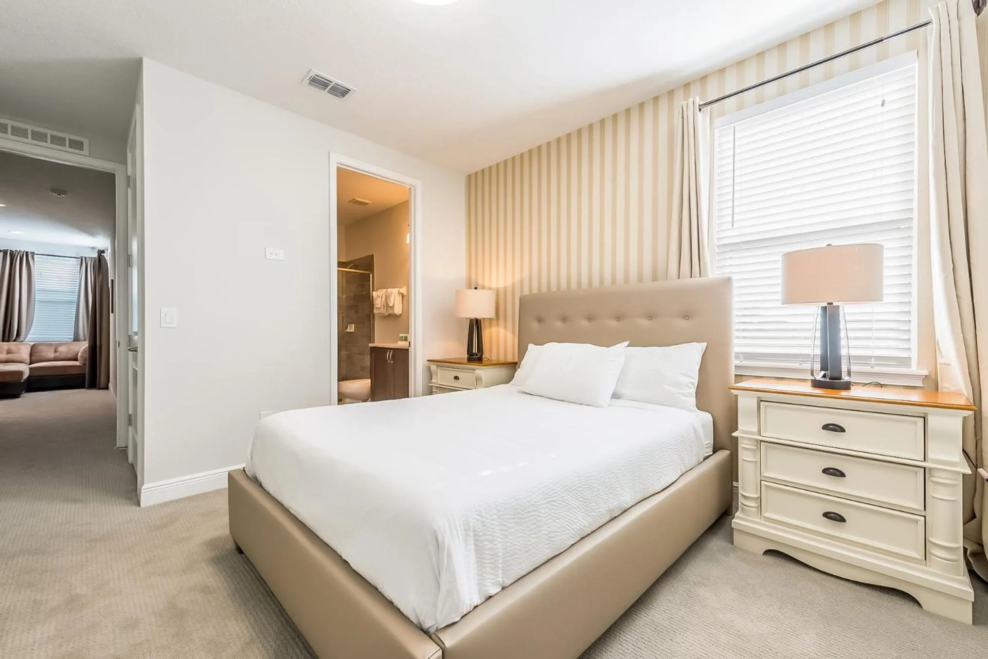 Bed in Encore Resort and Water Park at Reunion by Rentyl