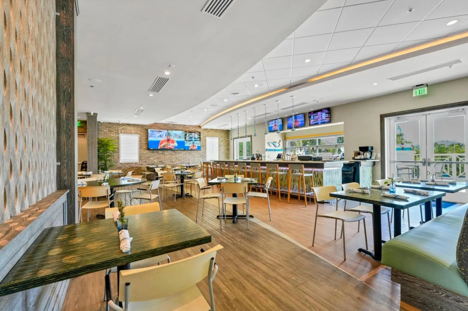 Restaurant/places to eat in Encore Resort and Water Park at Reunion by Rentyl