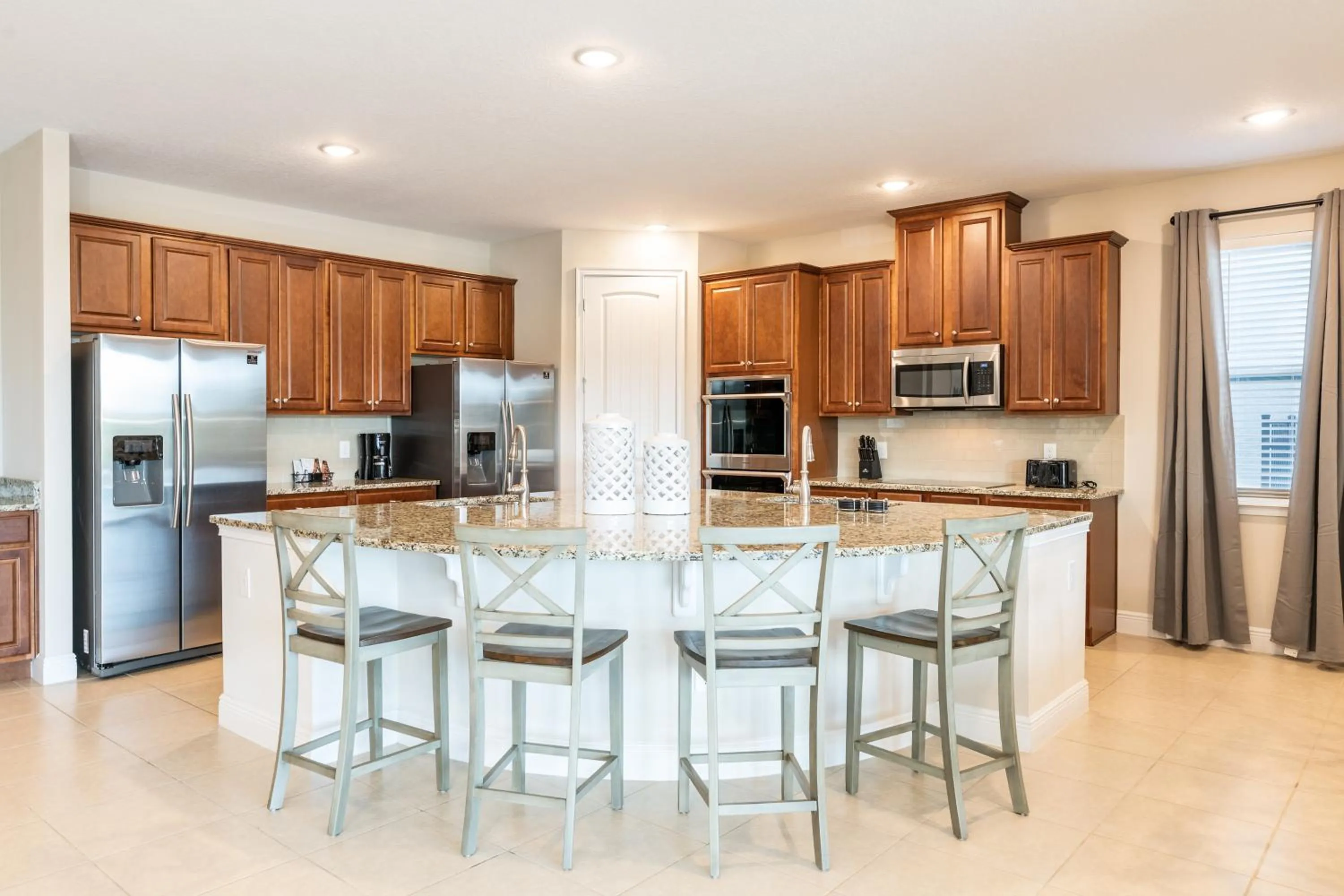 Coffee/tea facilities in Encore Resort and Water Park at Reunion by Rentyl