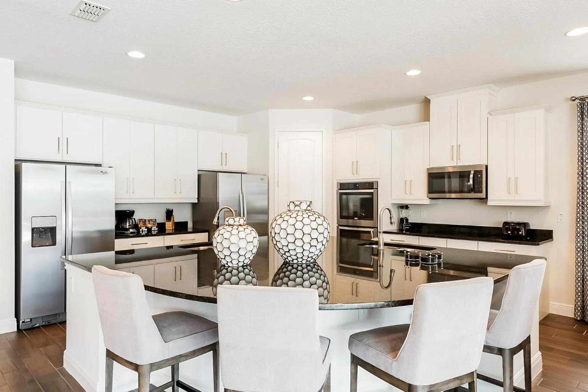 Coffee/tea facilities in Encore Resort and Water Park at Reunion by Rentyl