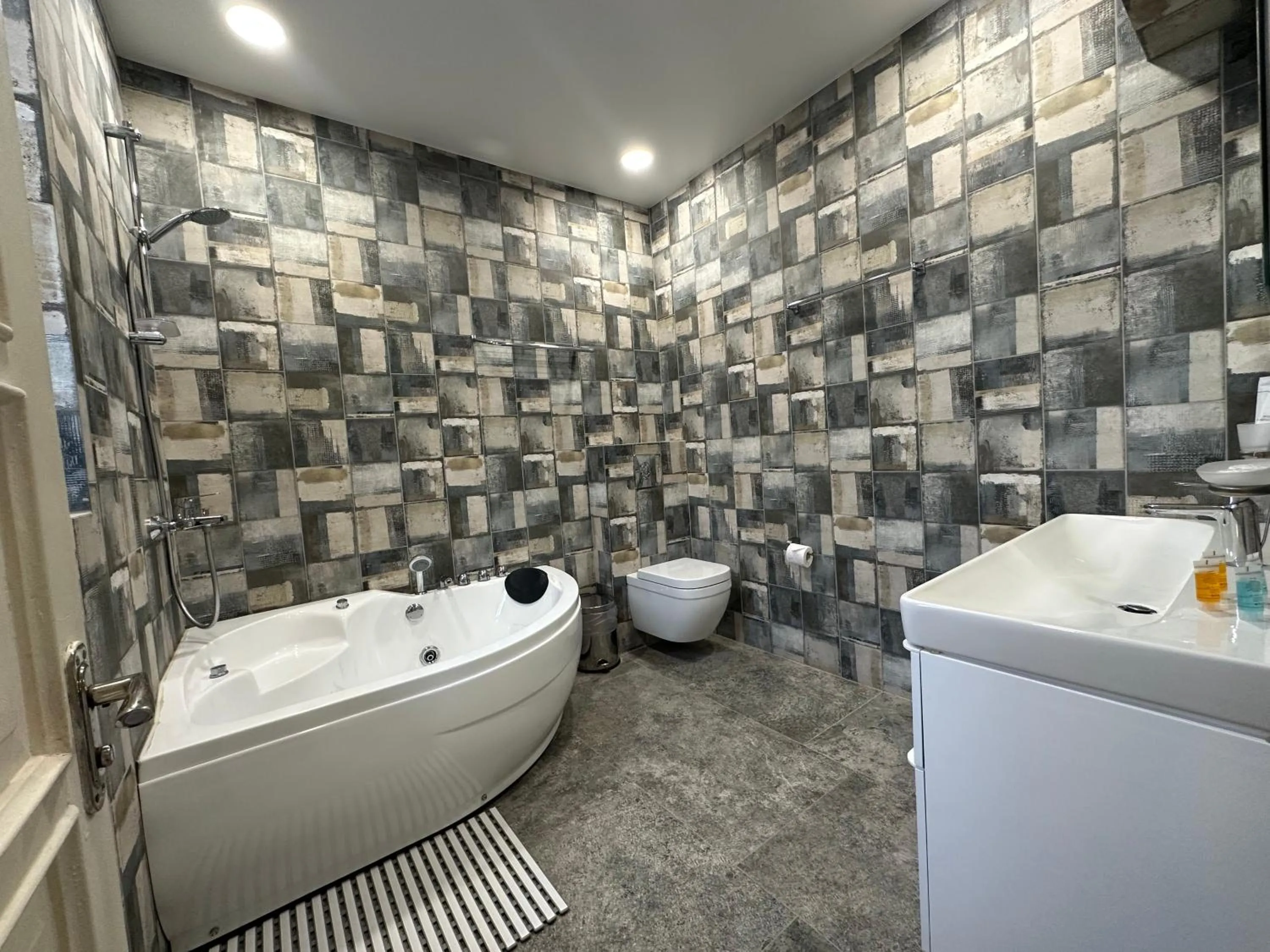 Shower in Boutique Hotel Alegria