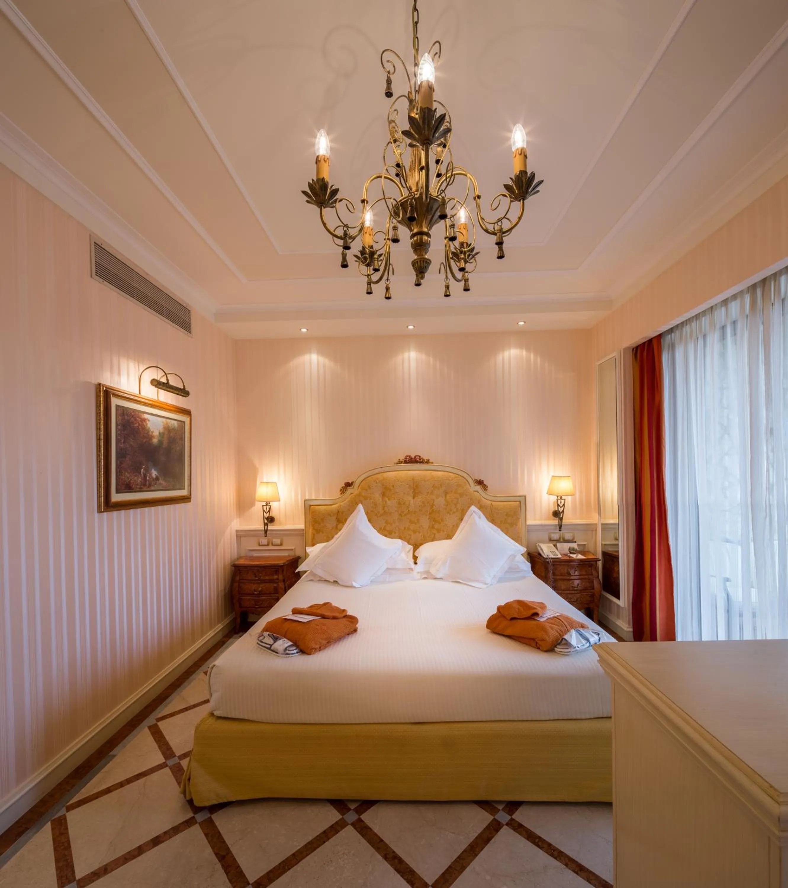 Bed in Mercure Petriolo Siena Terme Spa Hotel