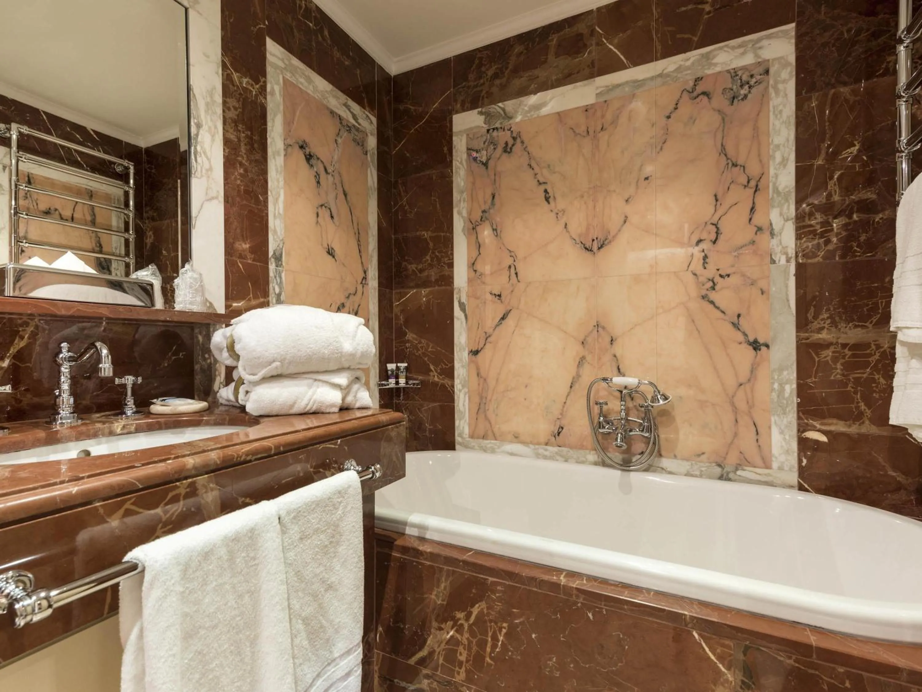 Bedroom in Mercure Petriolo Siena Terme Spa Hotel