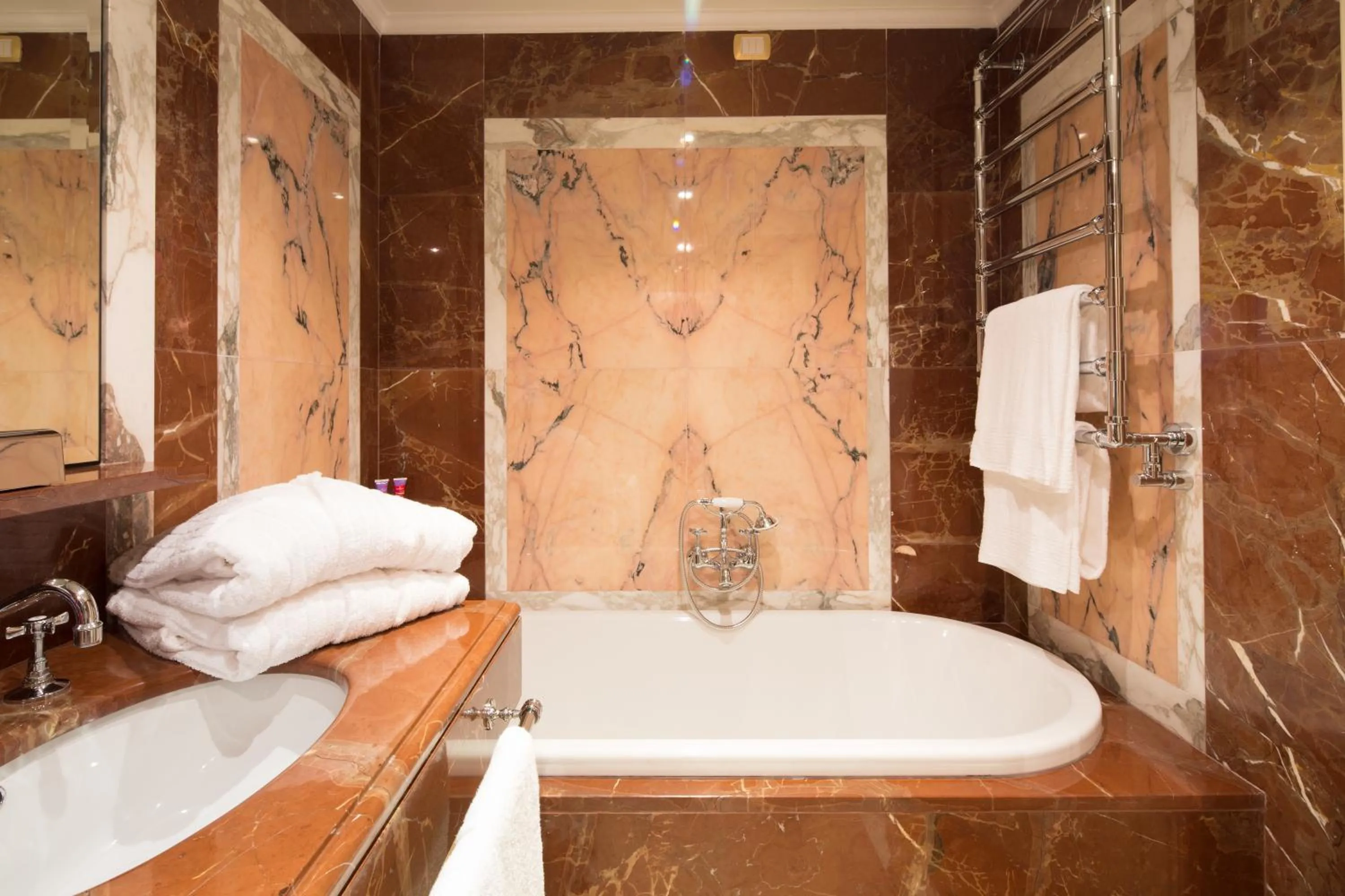 Bathroom in Mercure Petriolo Siena Terme Spa Hotel