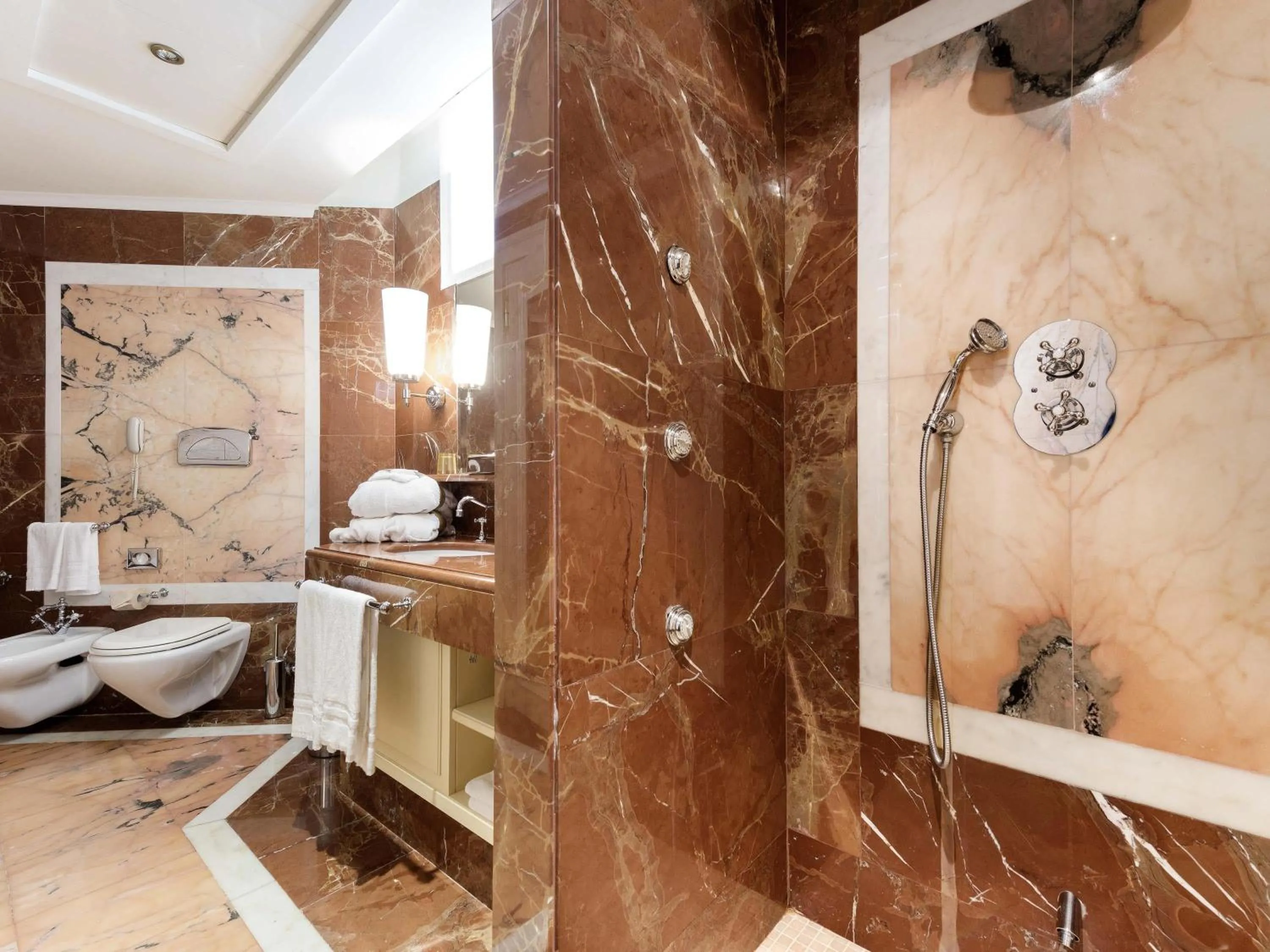 Bedroom in Mercure Petriolo Siena Terme Spa Hotel