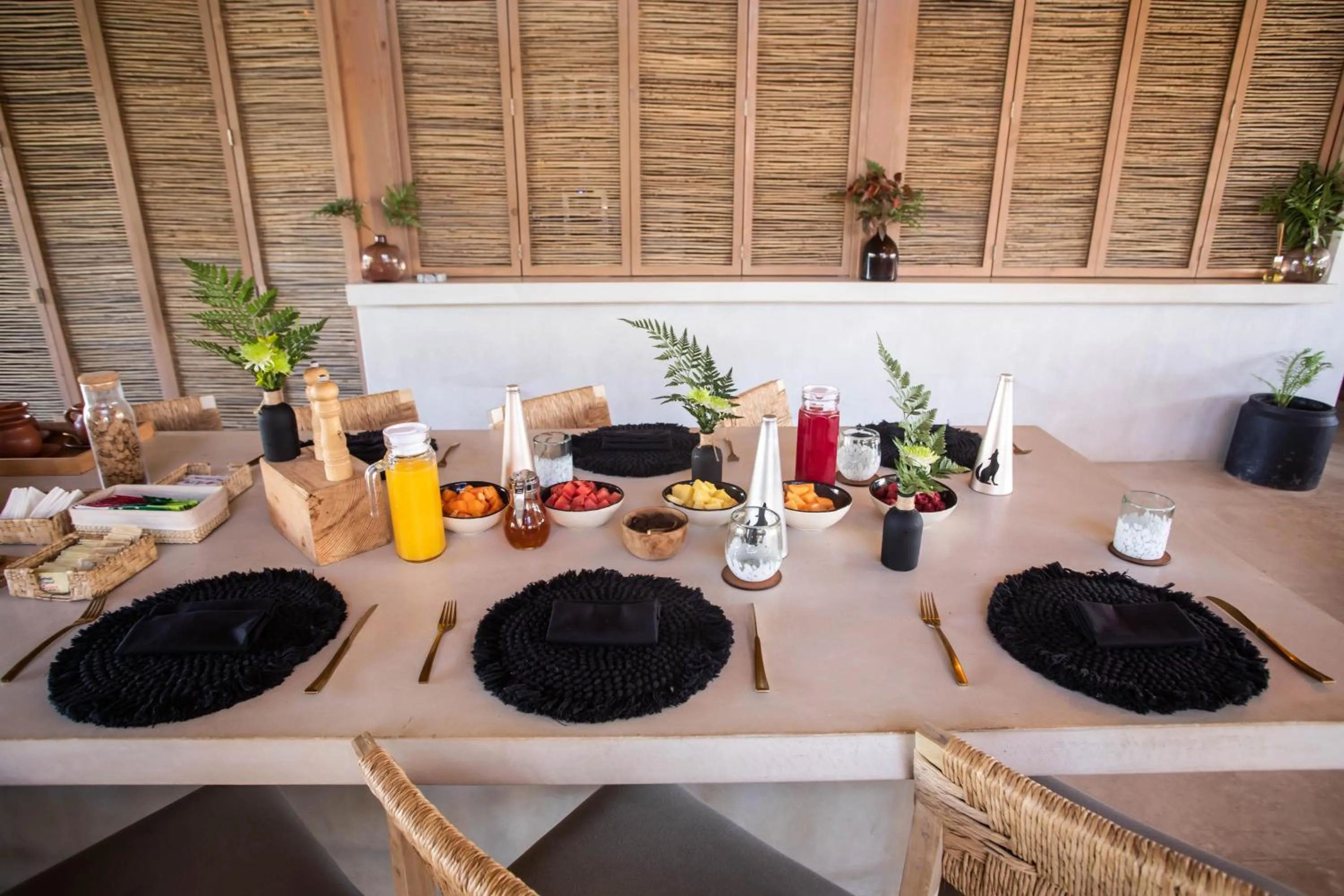 Breakfast in El Perdido Desert Dream