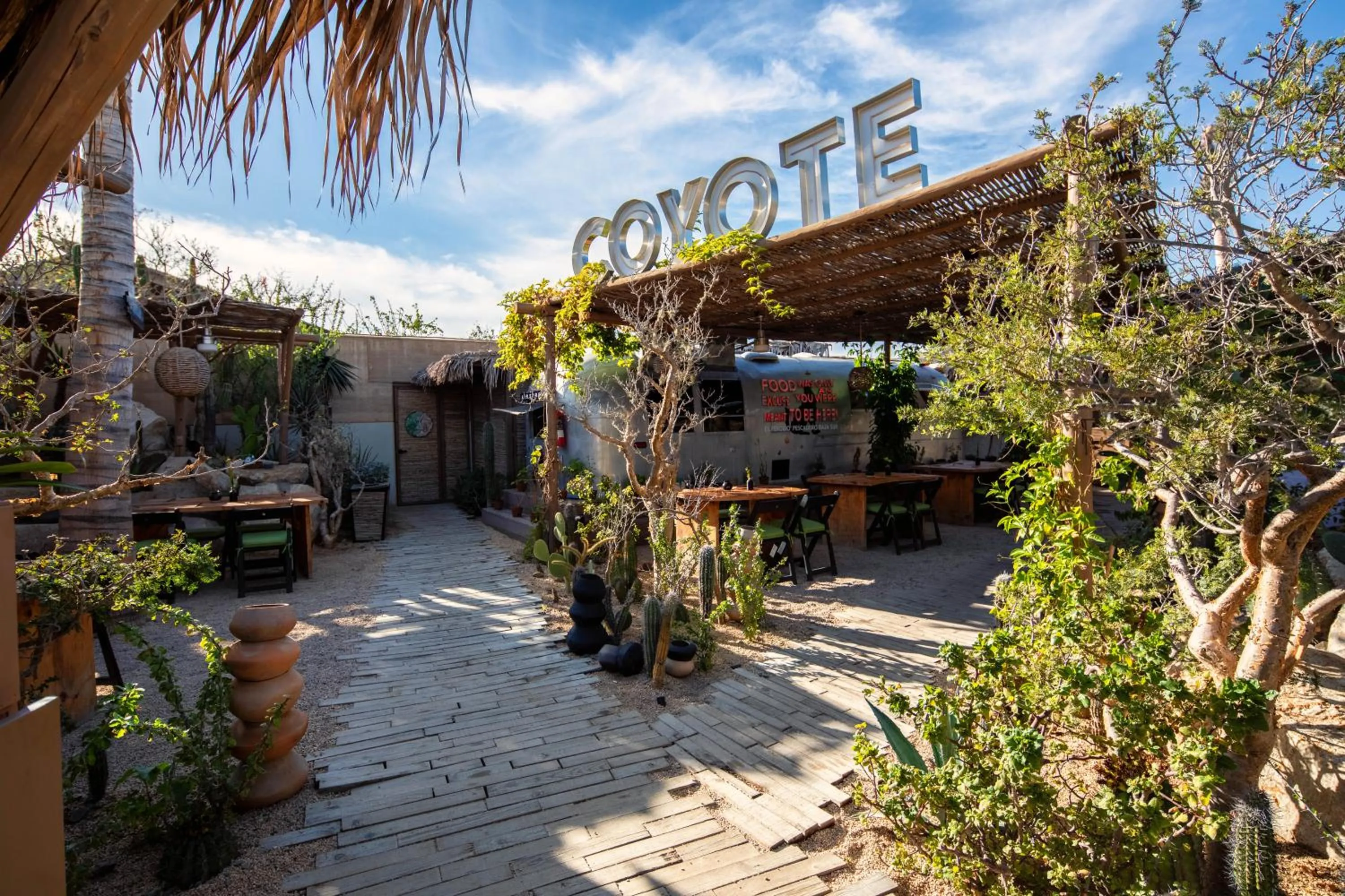 Restaurant/places to eat in El Perdido Desert Dream