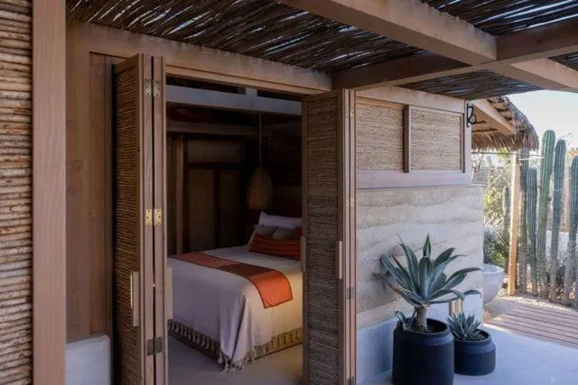 Bed in El Perdido Desert Dream