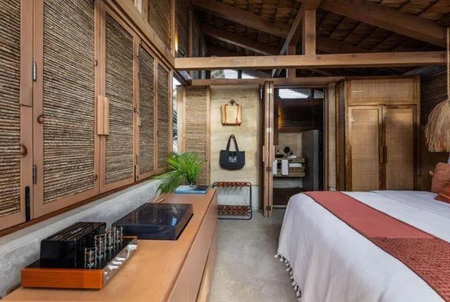 Bed in El Perdido Desert Dream