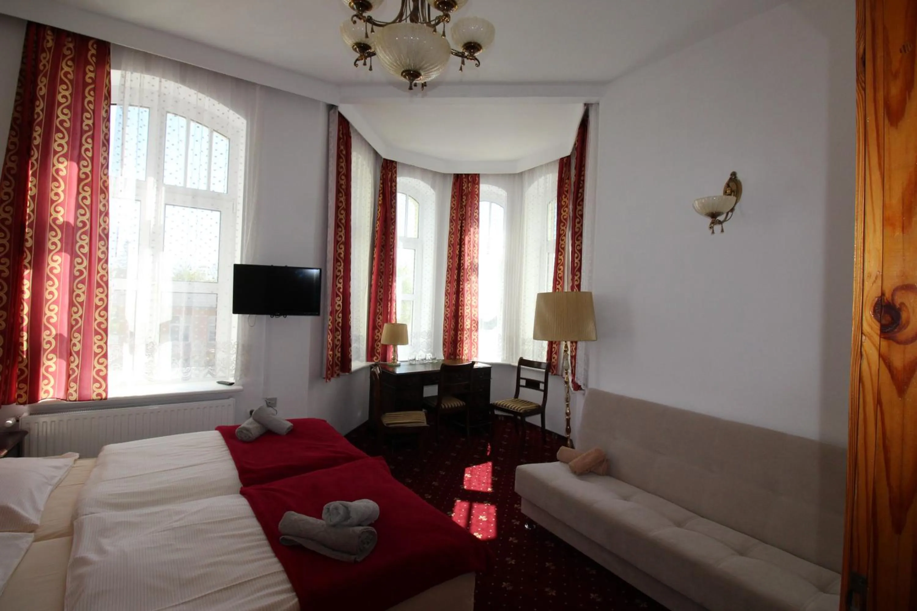 Photo of the whole room, Bed in Villa Amadea