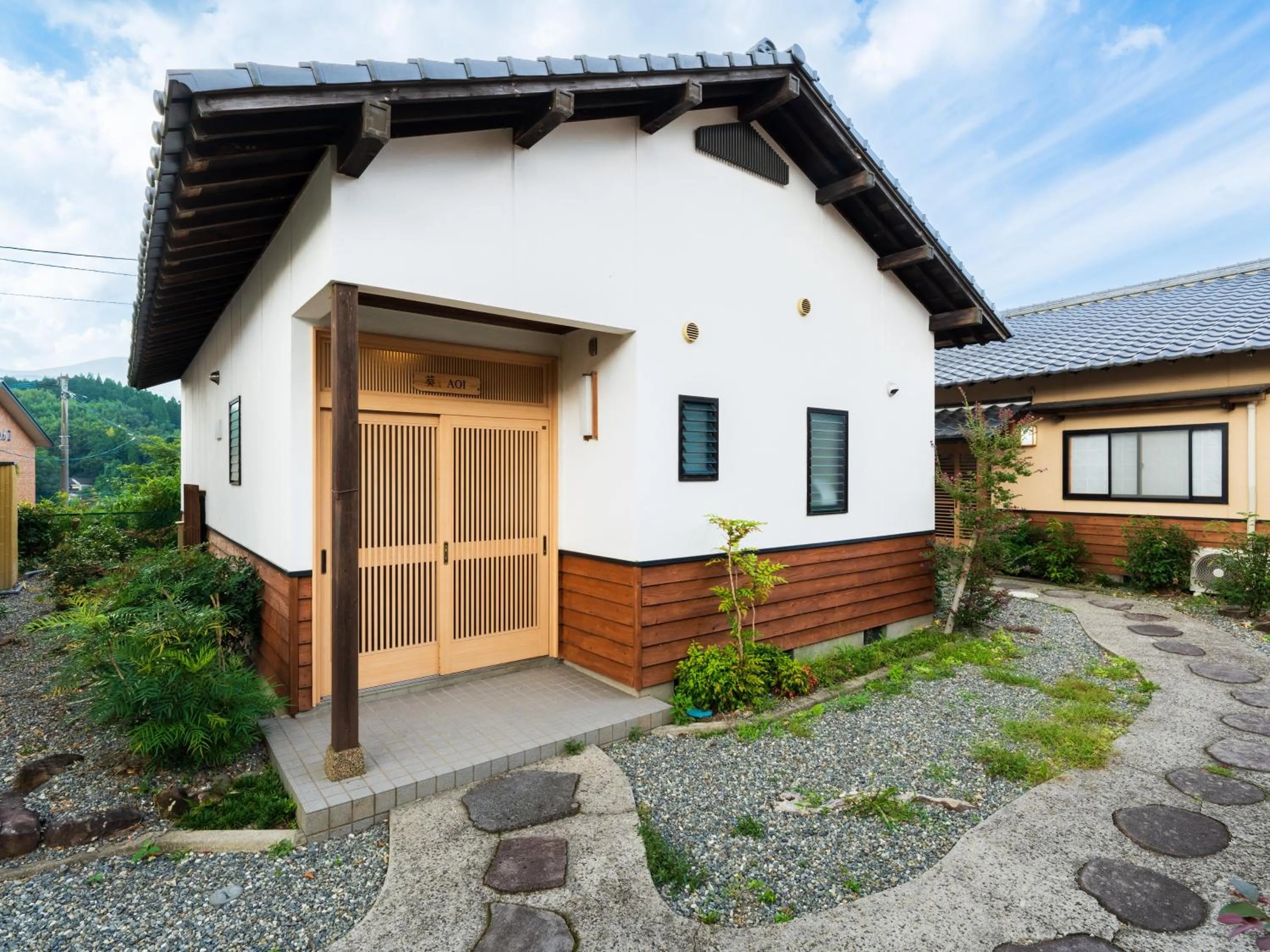 Property building in Yufuin Hanarenoyado Yukagetsu
