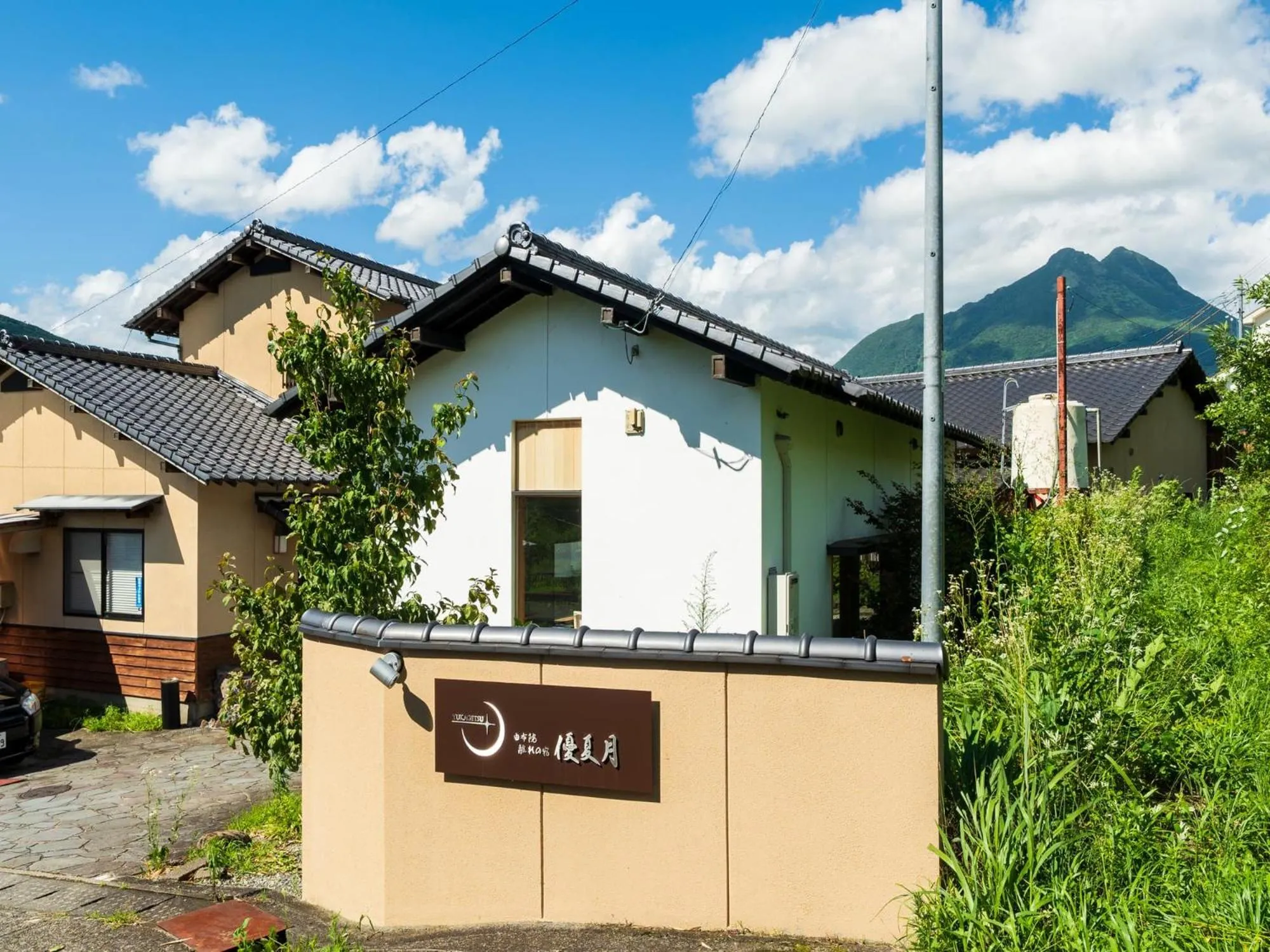 Property building in Yufuin Hanarenoyado Yukagetsu