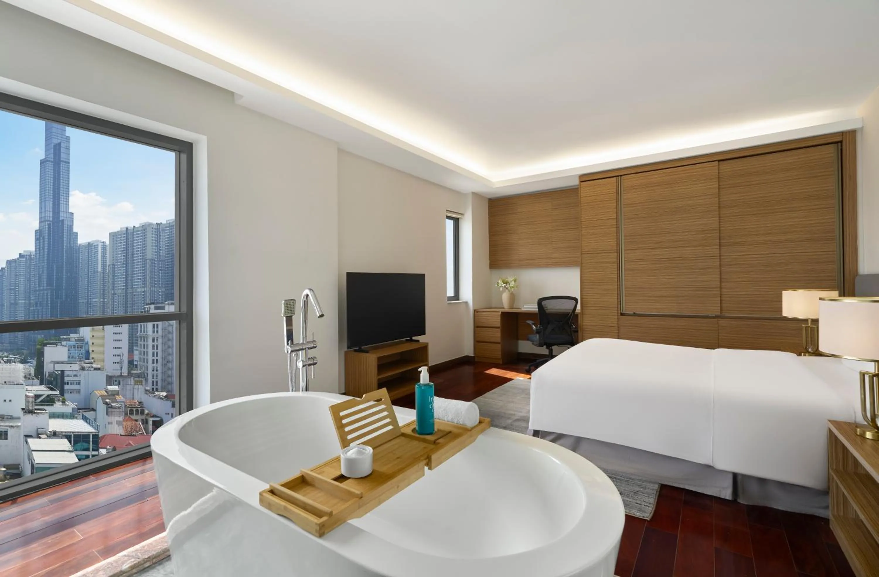 Bath, Bed in Oakwood Hotel & Apartments Saigon