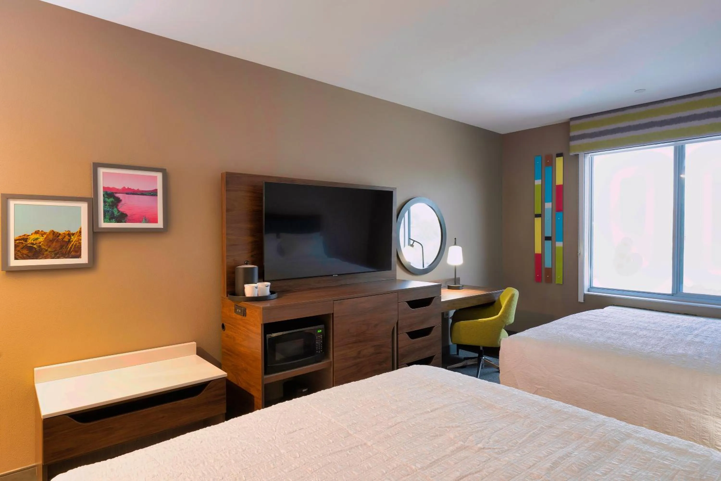 TV and multimedia, Bed in Hampton Inn Needles