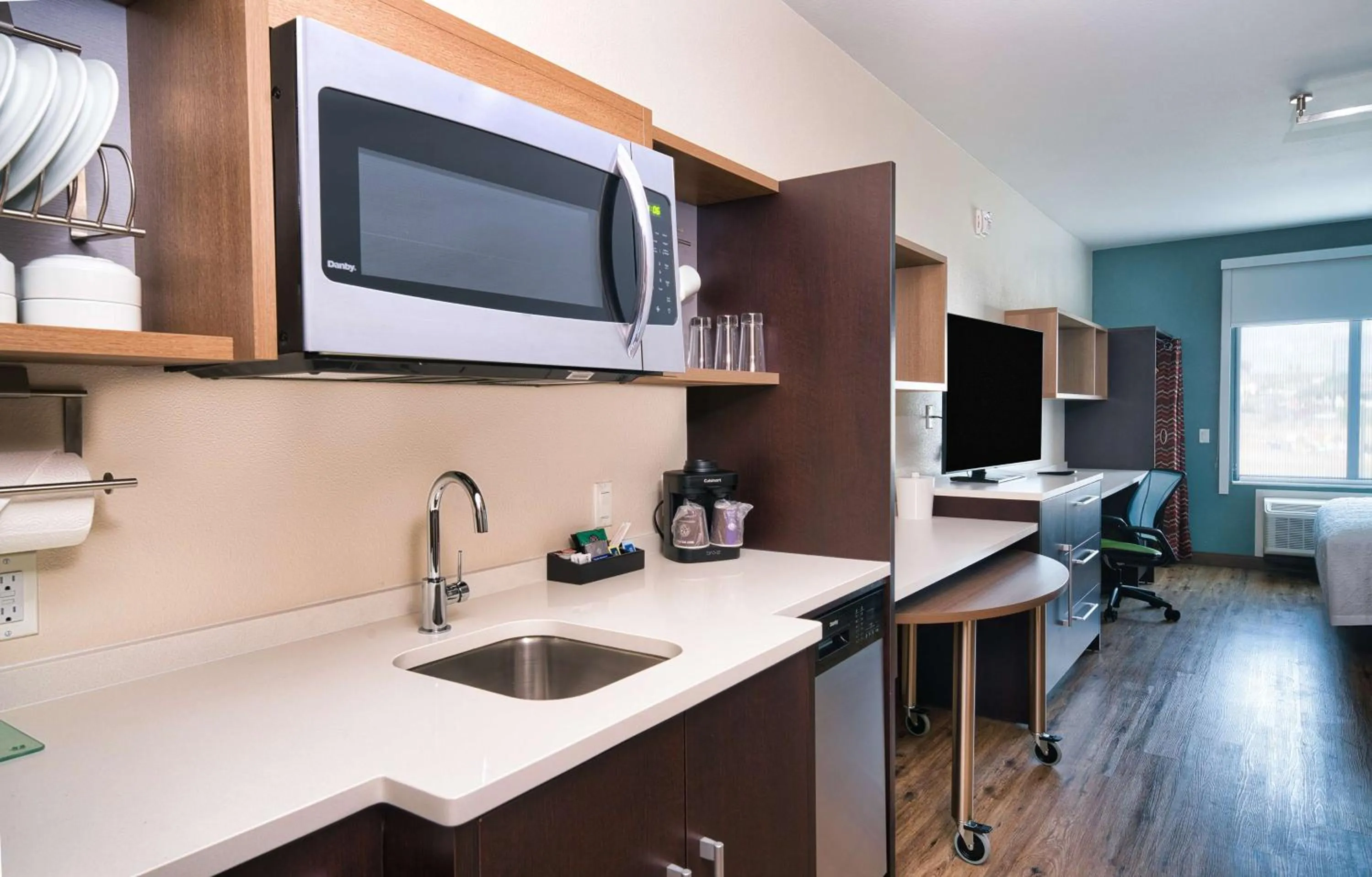 Kitchen or kitchenette in Home2 Suites By Hilton Lake Havasu City