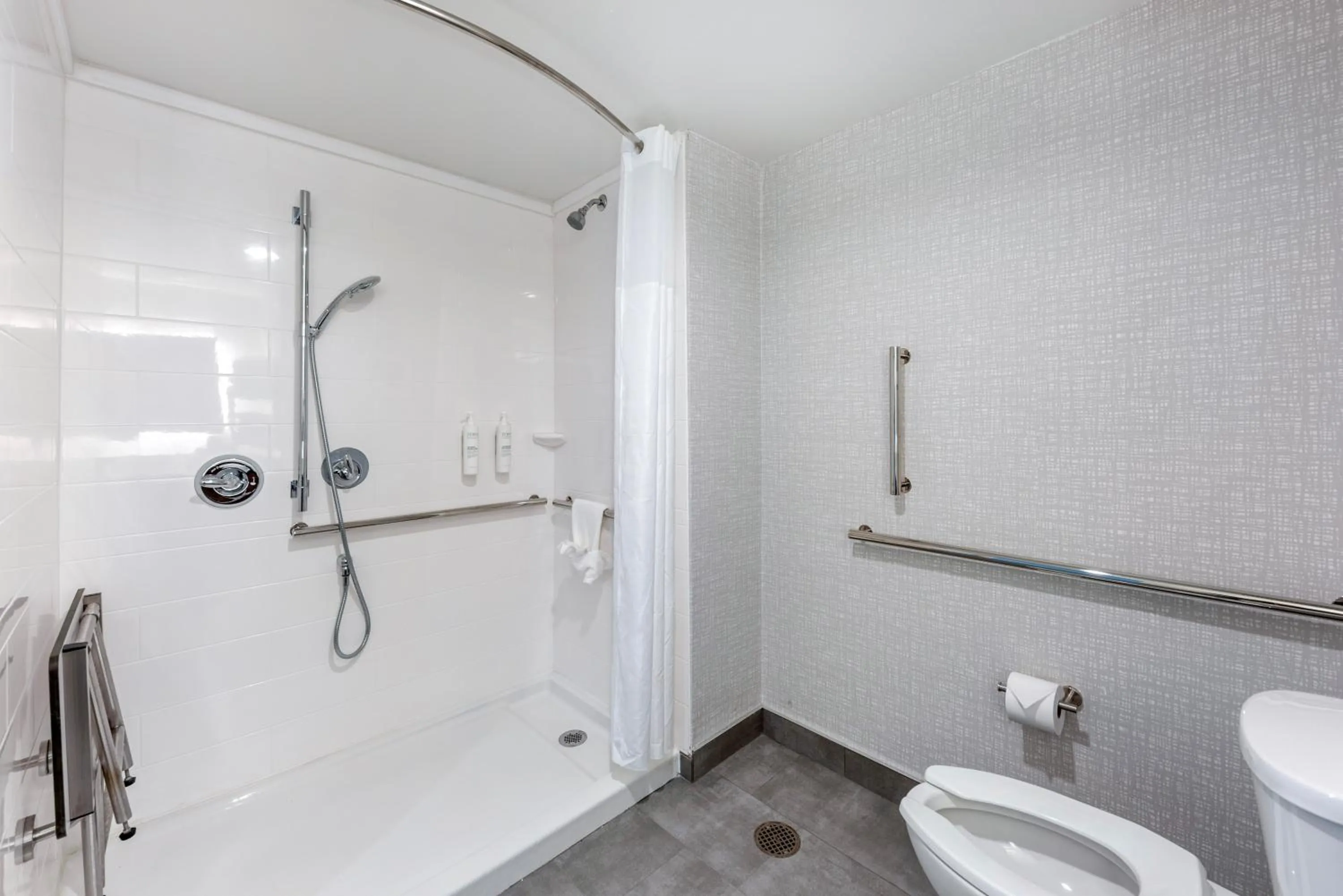 Shower in Hampton Inn Harker Heights